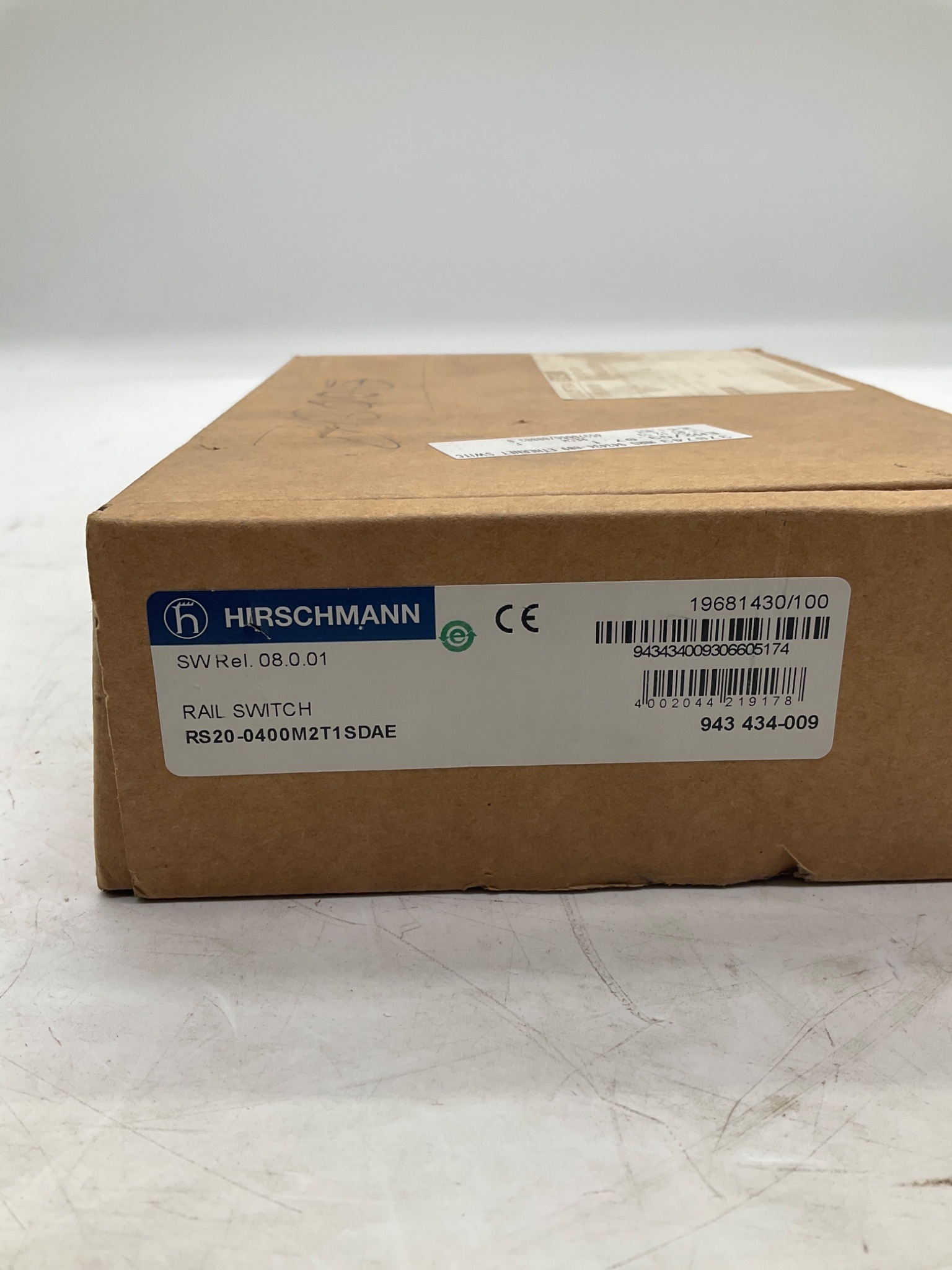 HIRSCHMANN RS20-0400M2T1SDAE Rail Ethernet Switch NEW 1