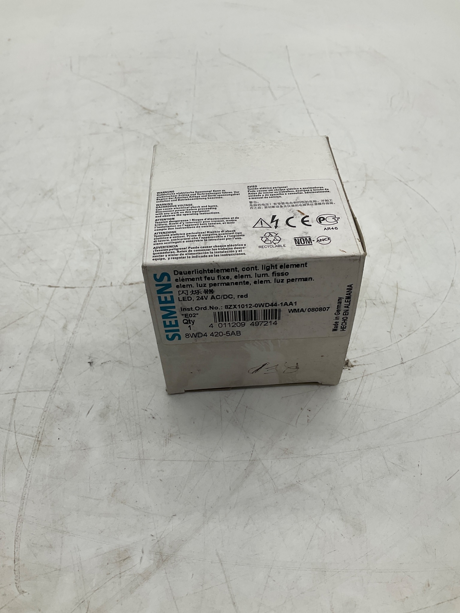 SIEMENS 8WD4 420-5AB Continuous Light Element Red 24V AC/DC NEW 0