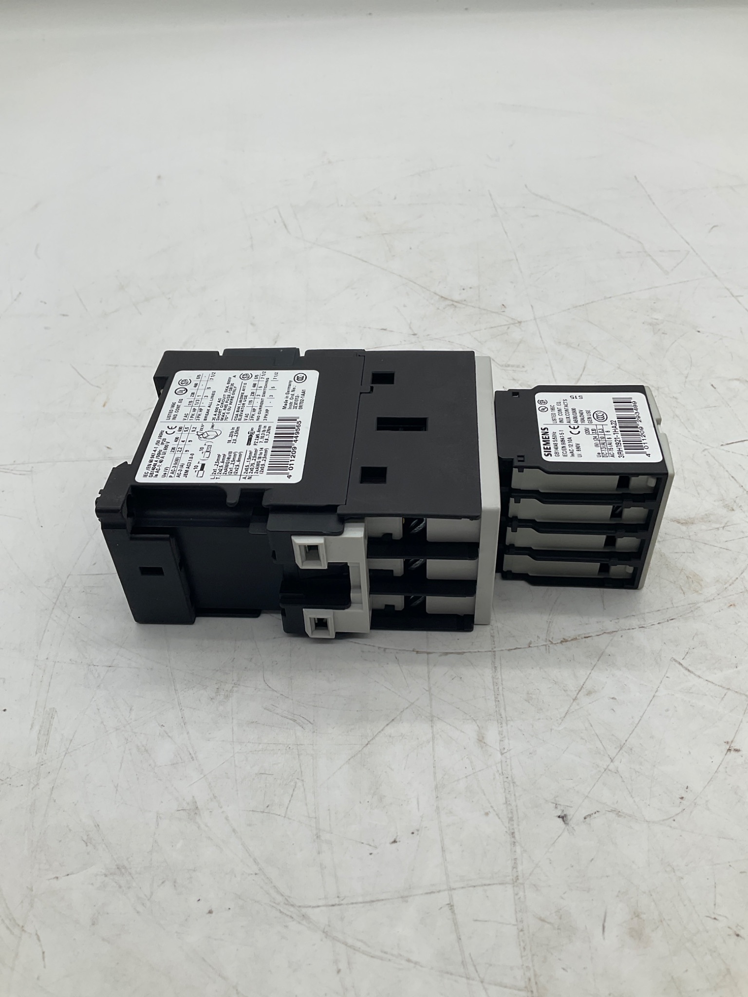SIEMENS 3RT1023-1B Contactor w/ 3RH1921-1HA22 Auxiliary Contact Block USED 3