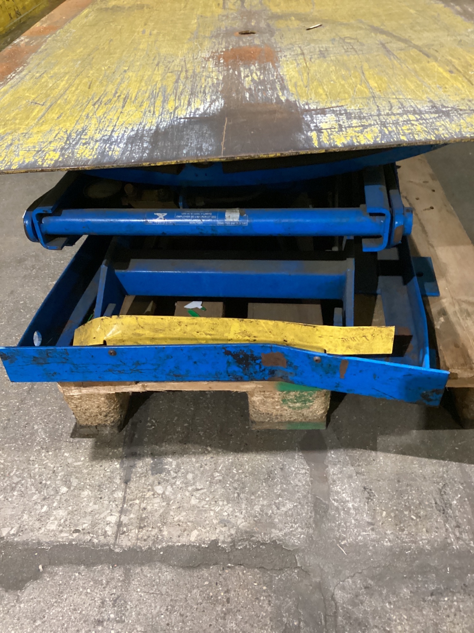 BISHAMON EZ-30 EZ Loader Lift Table 3000 LB Capacity USED 1