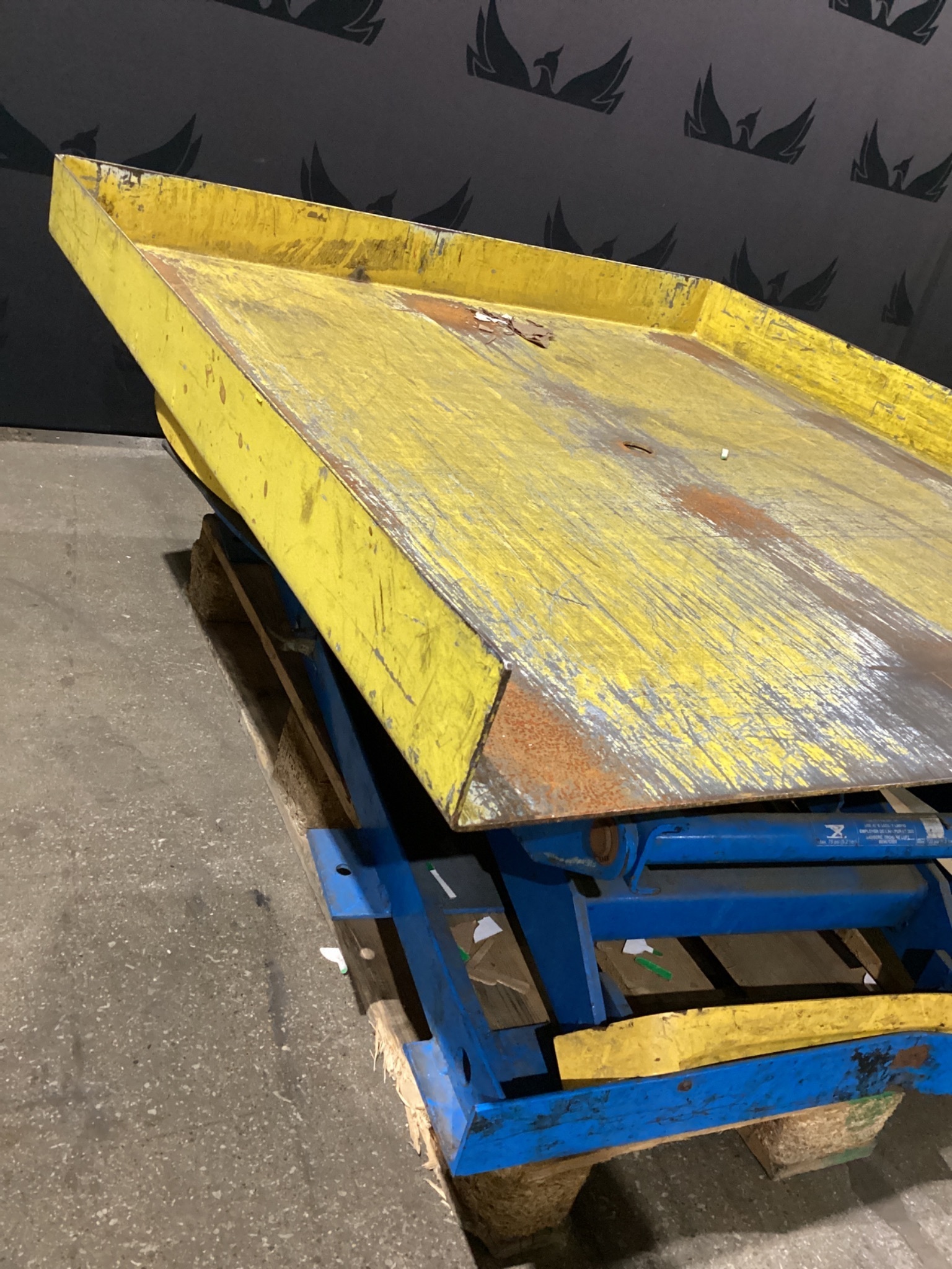 BISHAMON EZ-30 EZ Loader Lift Table 3000 LB Capacity USED 2