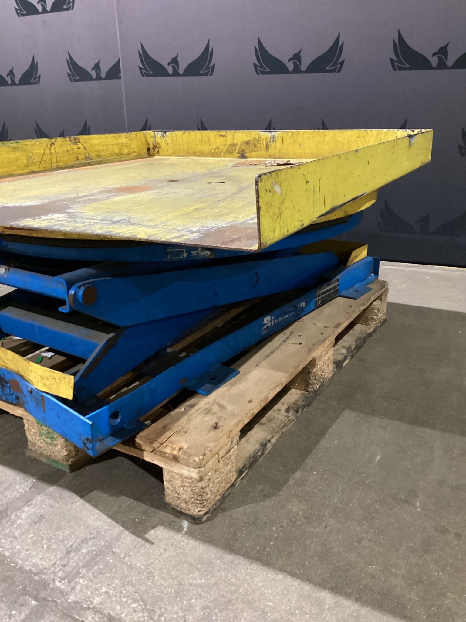 BISHAMON EZ-30 EZ Loader Lift Table 3000 LB Capacity USED 3