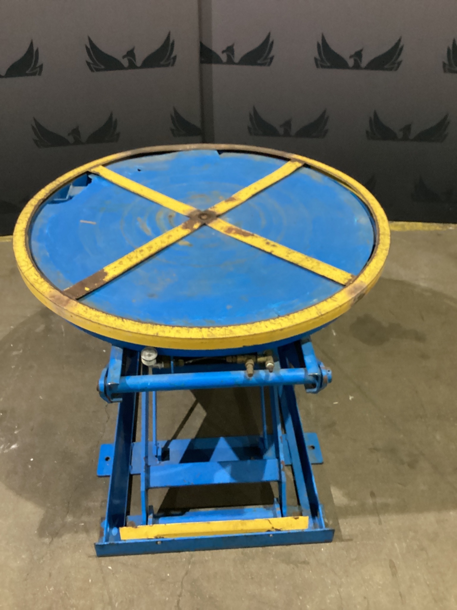 BISHAMON EZ-30 EZ Loader Self-Leveling Lift Table 3000 LB Capacity USED 1