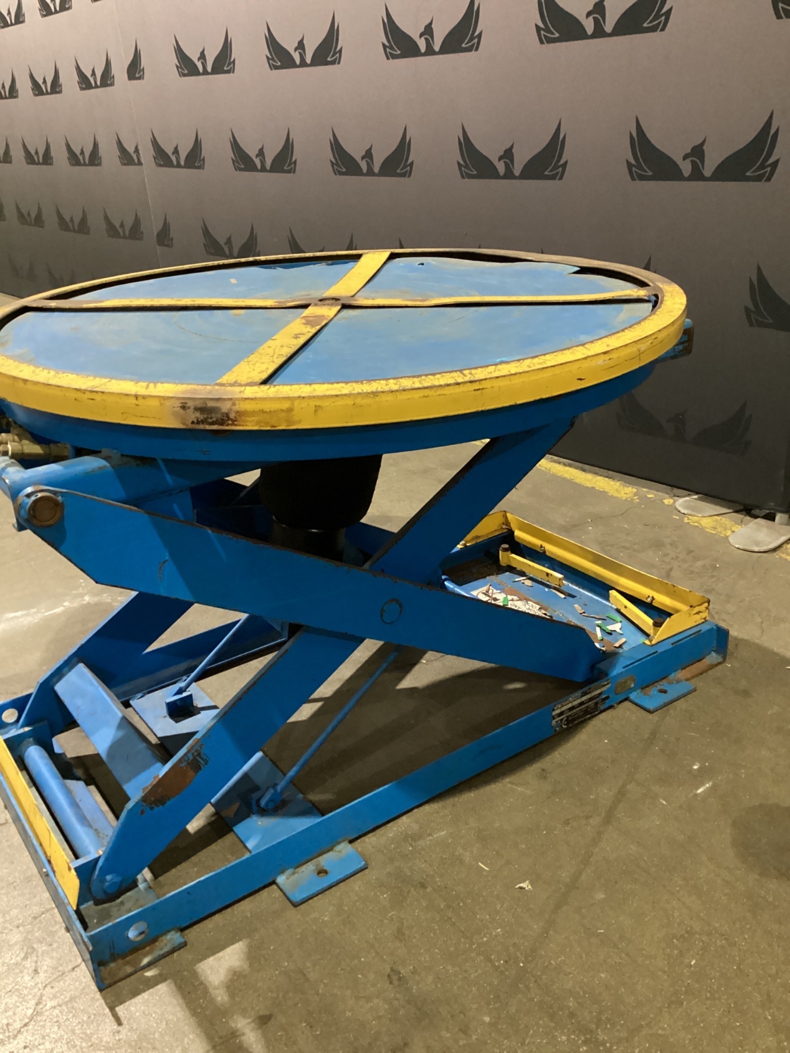 BISHAMON EZ-30 EZ Loader Self-Leveling Lift Table 3000 LB Capacity USED 3