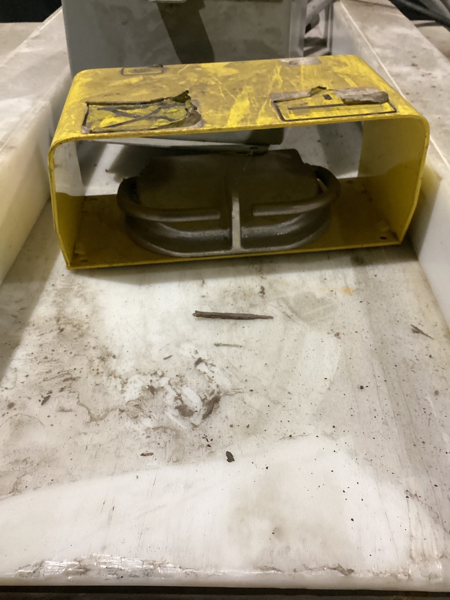 SOUTHWORTH LS Series Hydraulic Lift Table 2000 LB Capacity with Fork Pockets USED 3