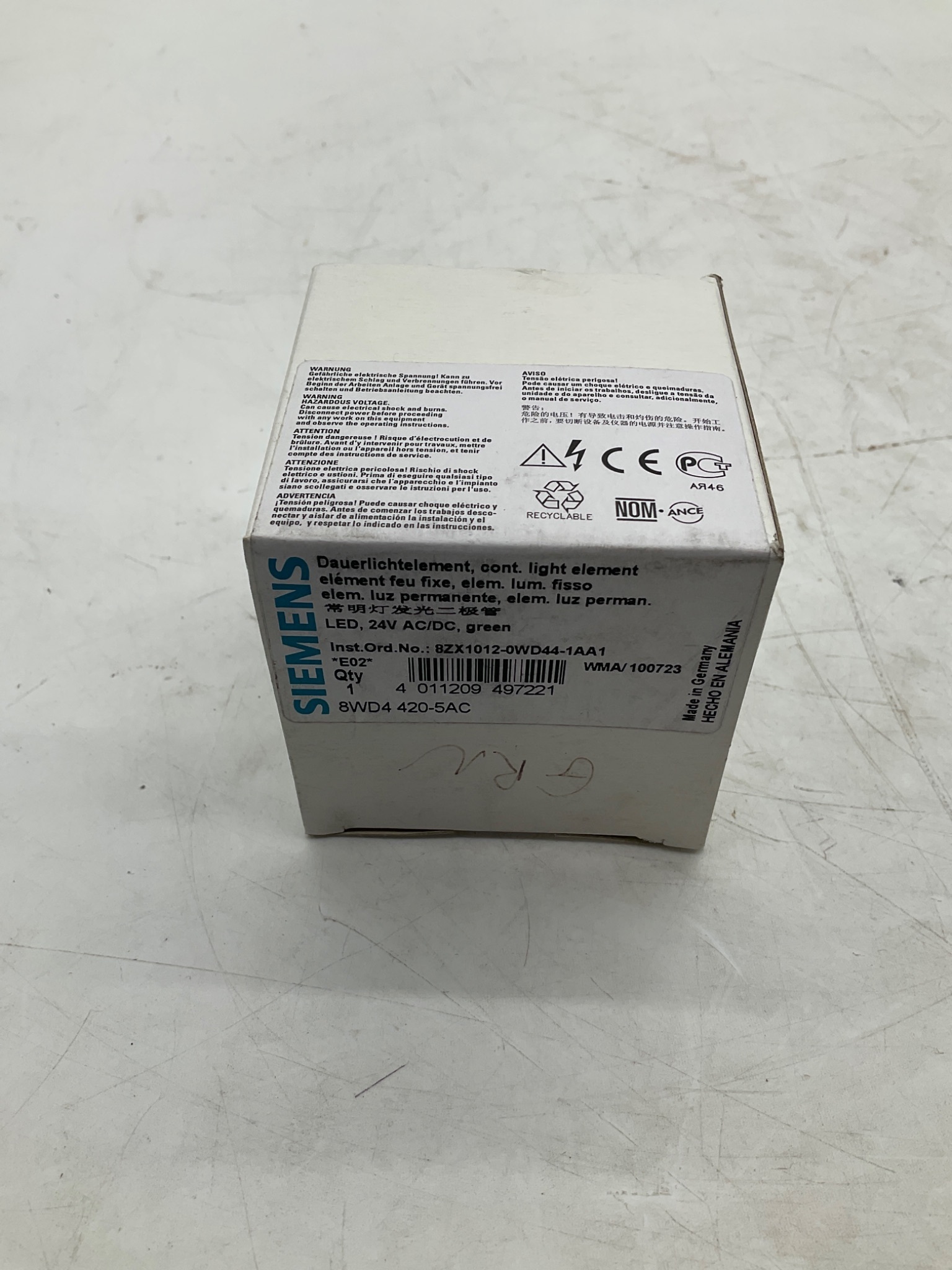 SIEMENS 8WD4 420-5AC Continuous Light Element Green 24V AC/DC NEW 2