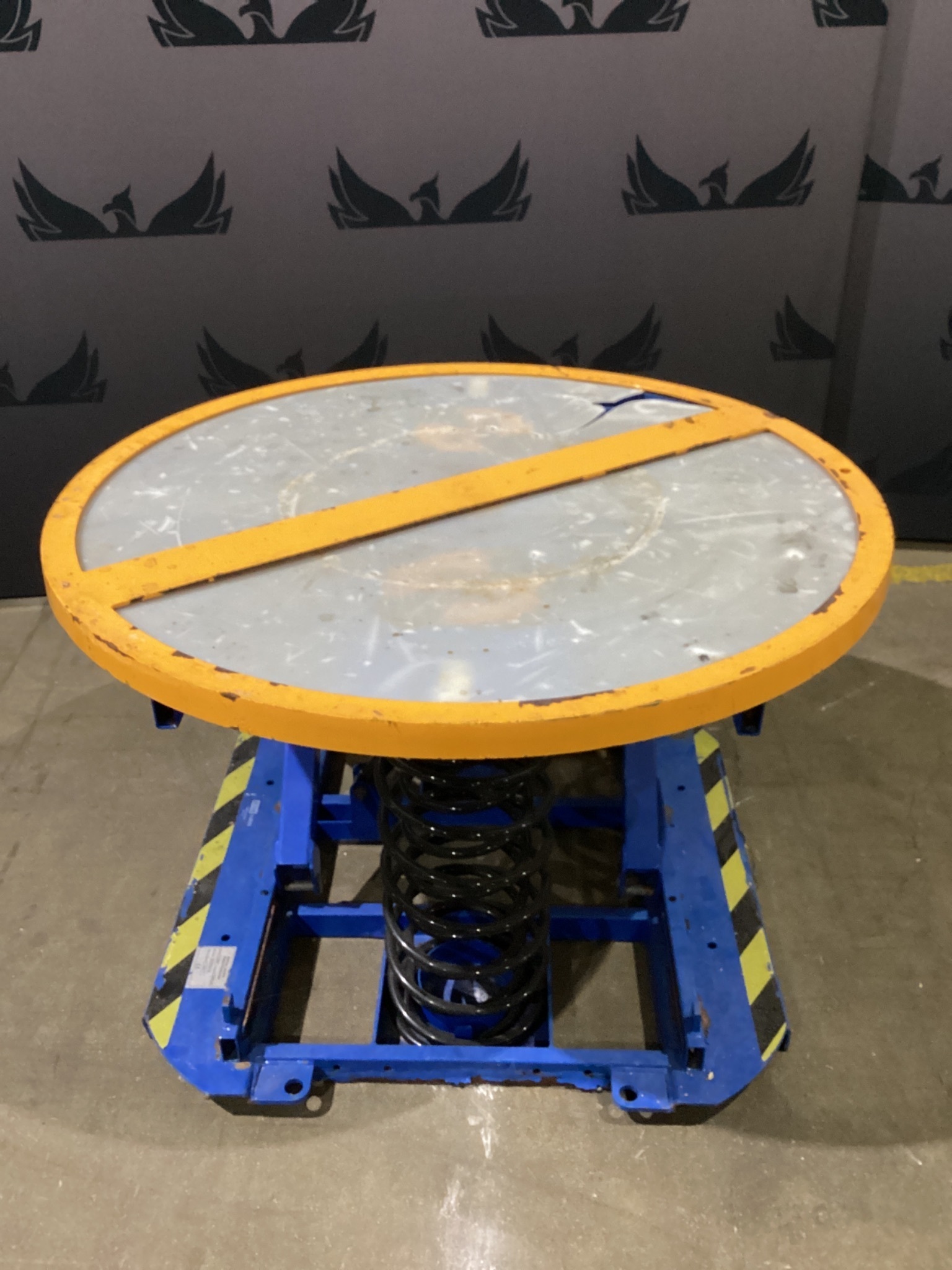 ULINE H-8935 Spring-Loaded Pallet Positioner 4500 LB Capacity USED 0