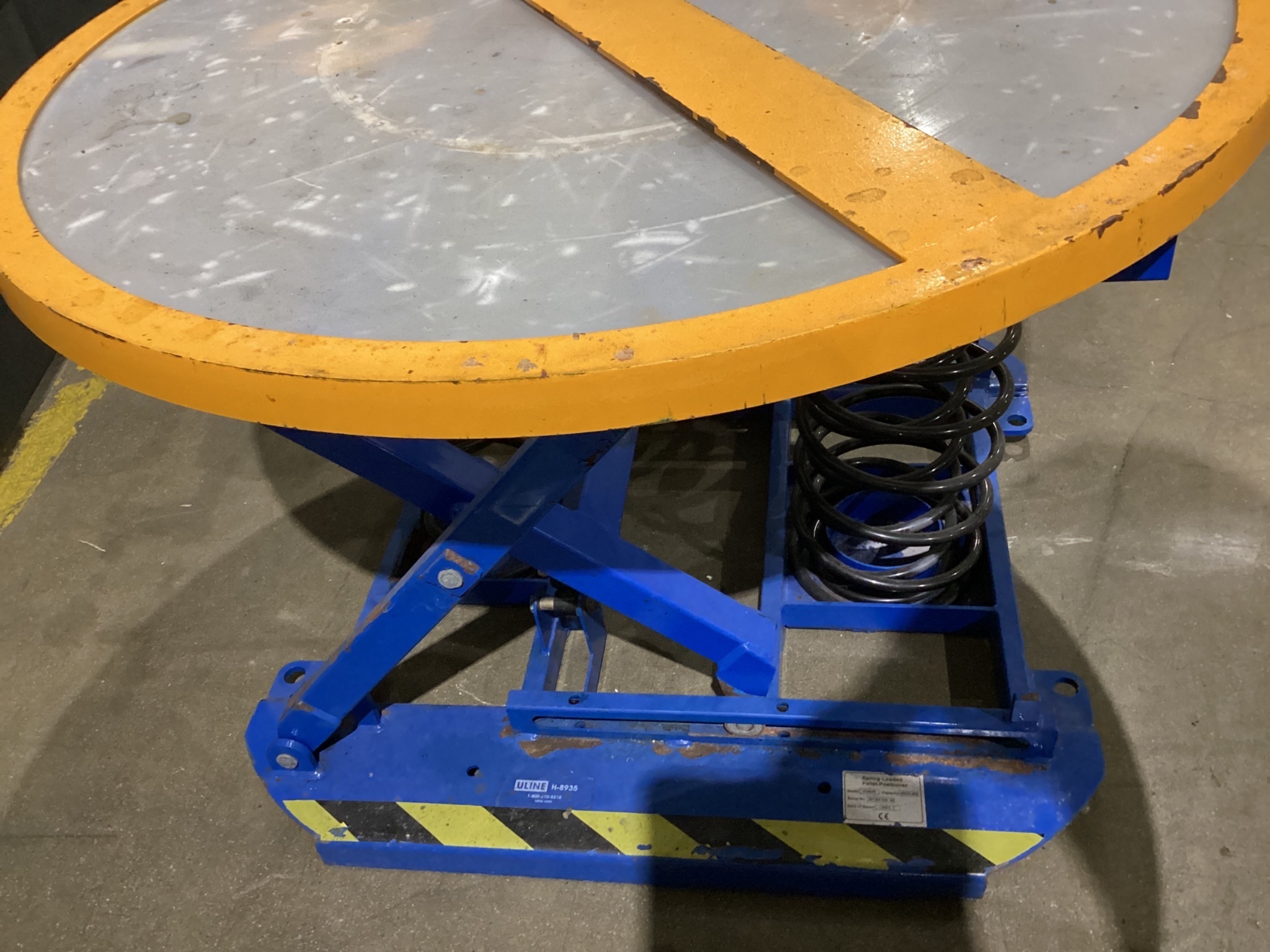 ULINE H-8935 Spring-Loaded Pallet Positioner 4500 LB Capacity USED 2