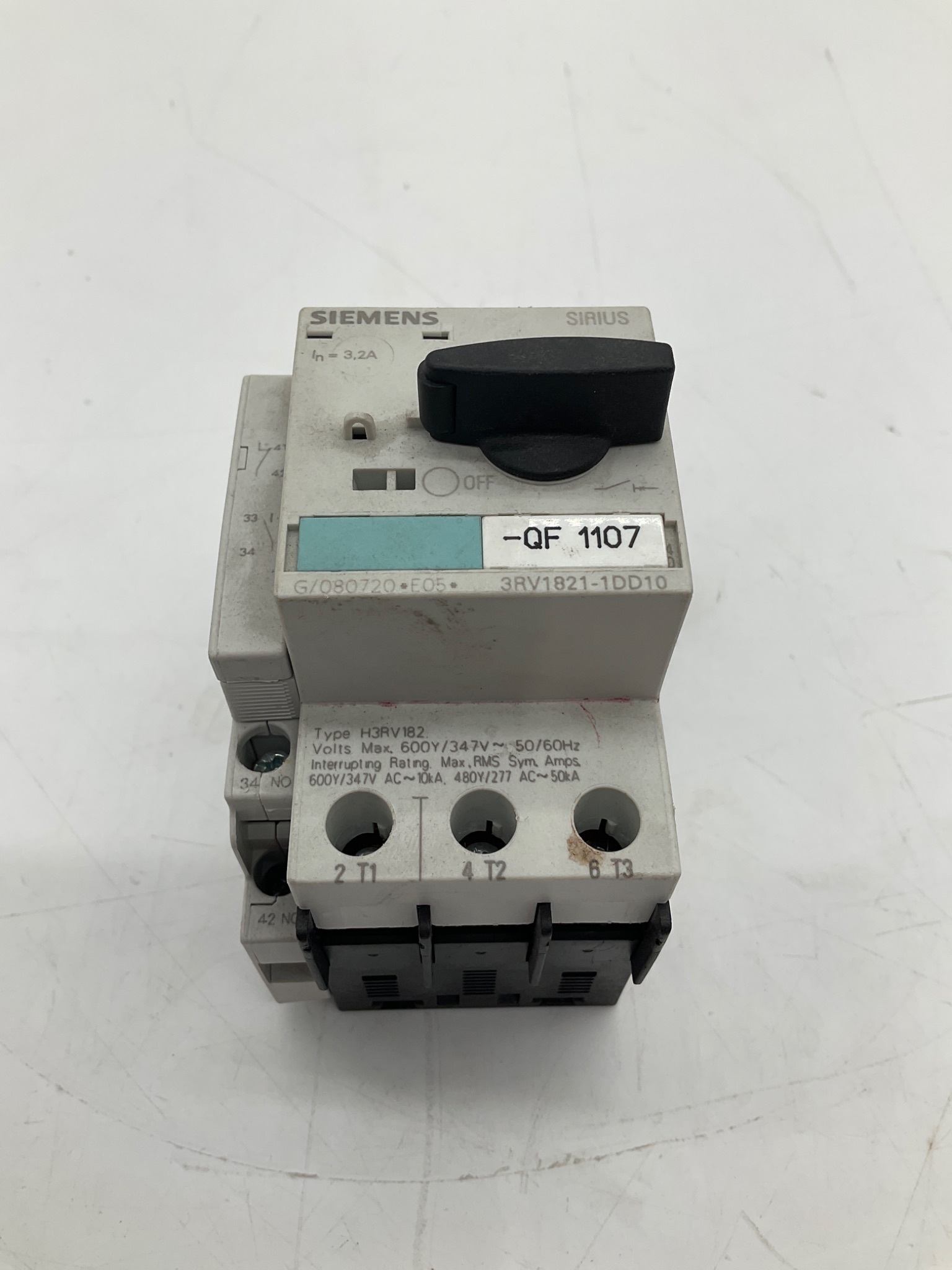 SIEMENS 3RV1821-1DD10 Motor Protection Circuit Breaker w/ 3RV1901-1A Auxiliary Contact USED 1