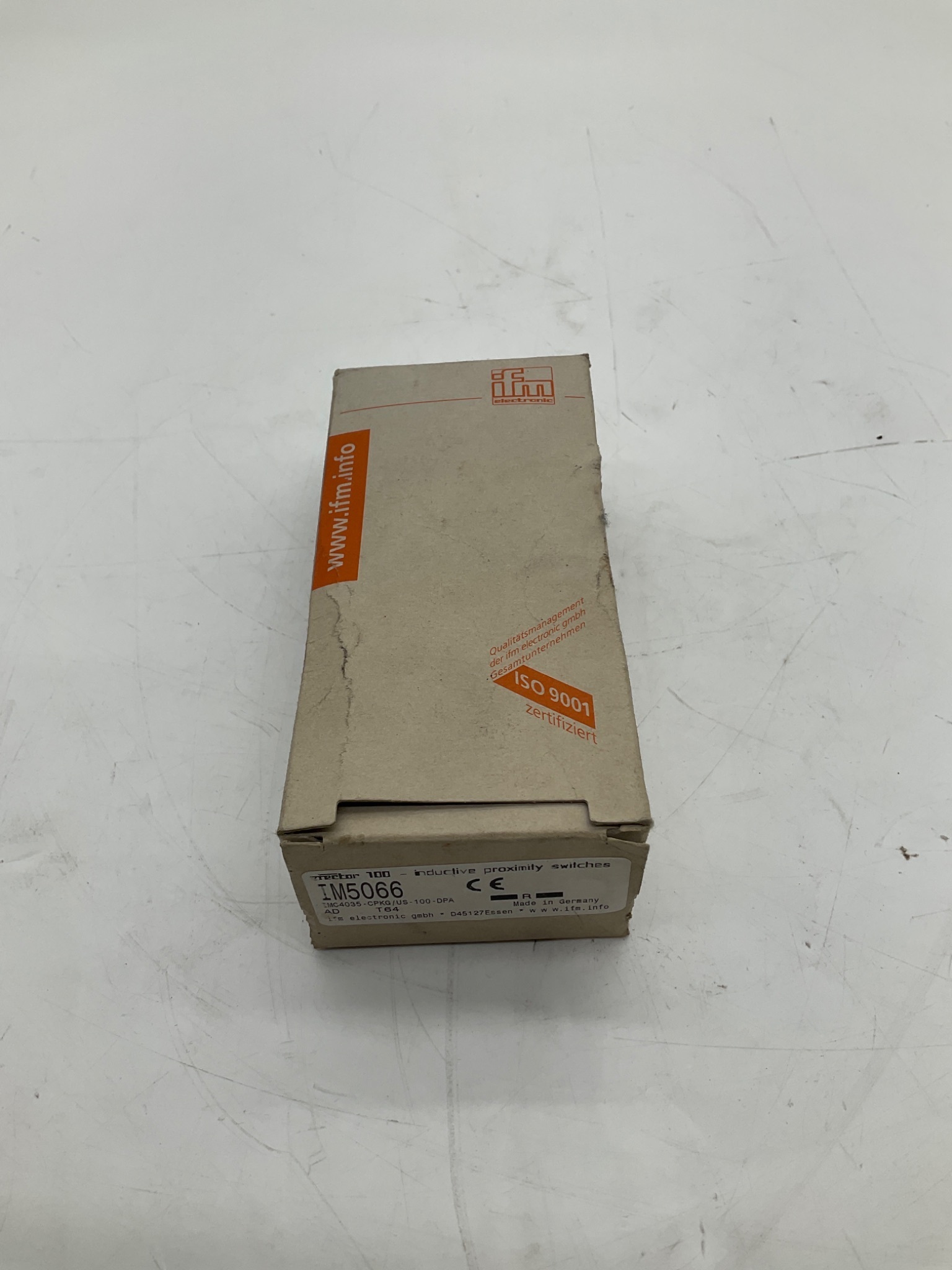 IFM IM5066 Inductive Proximity Sensor M30 15mm AC/DC NEW 0