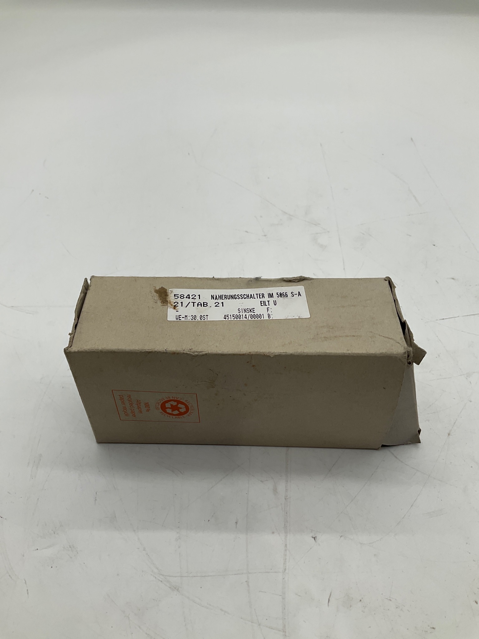 IFM IM5066 Inductive Proximity Sensor M30 15mm AC/DC NEW 2