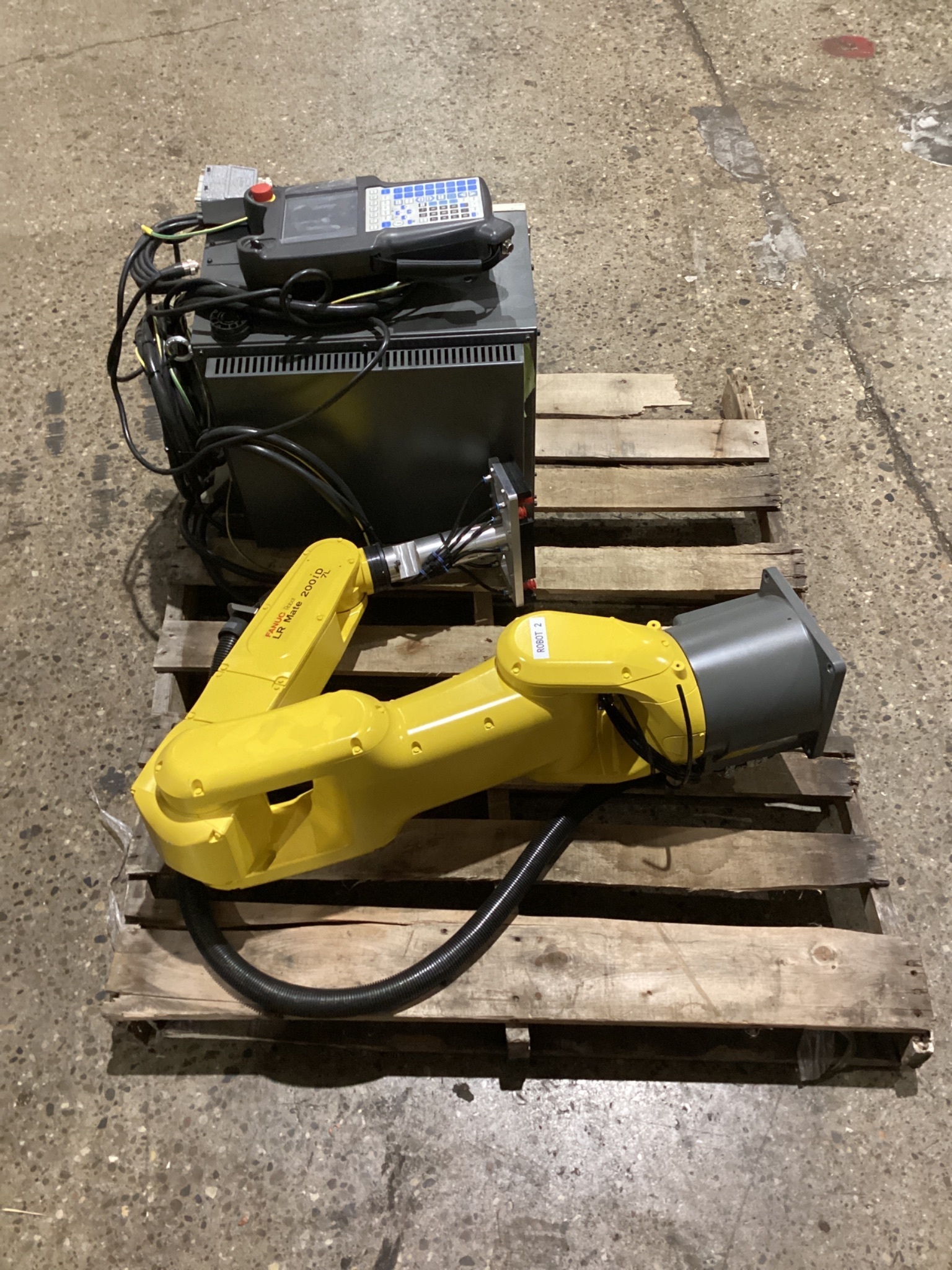 FANUC LR Mate 200iD/7L Robot w/ R-30iB Mate PLUS Controls & Pendant USED 1