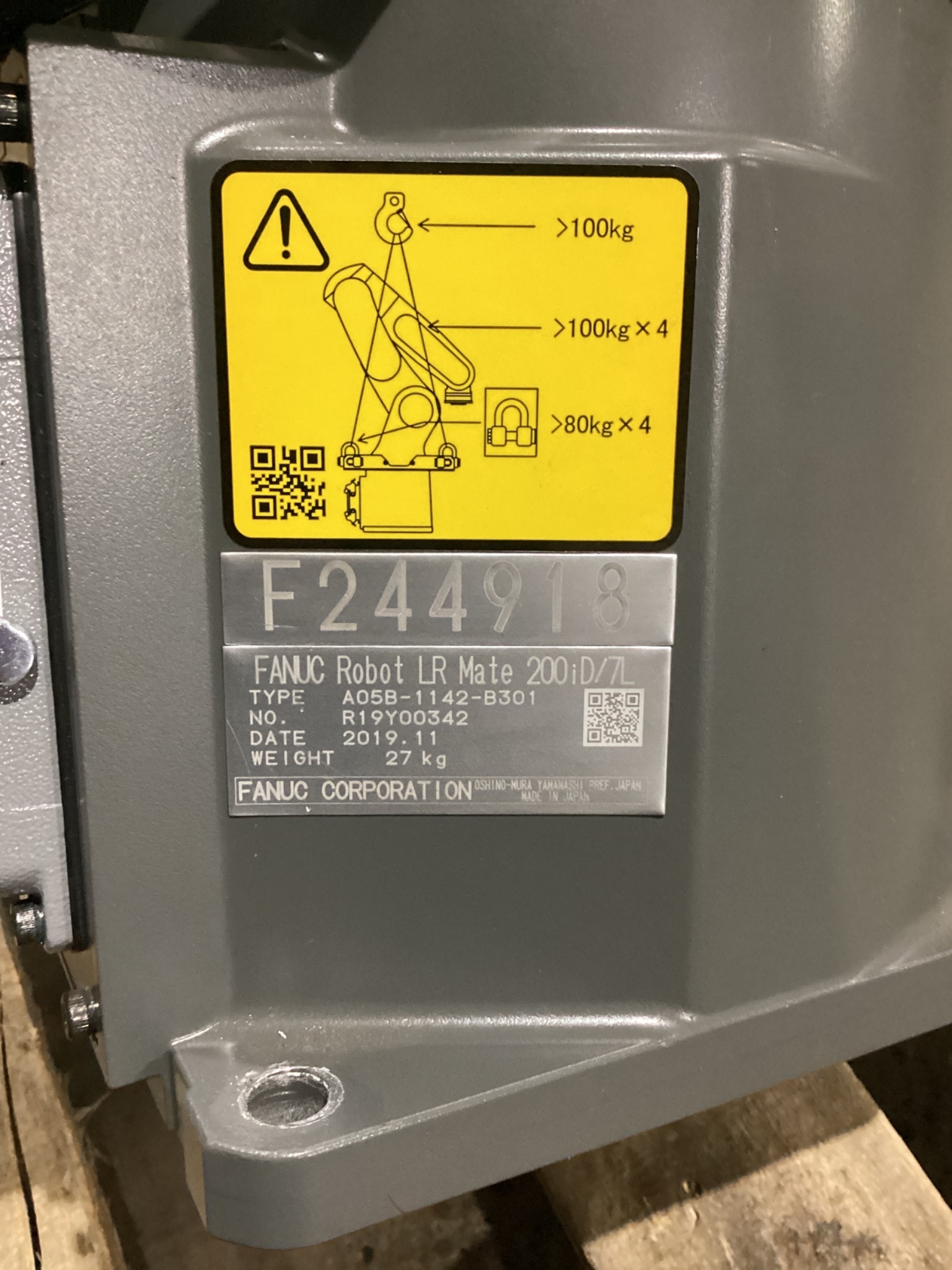 FANUC LR Mate 200iD/7L Robot w/ R-30iB Mate PLUS Controls & Pendant USED 3