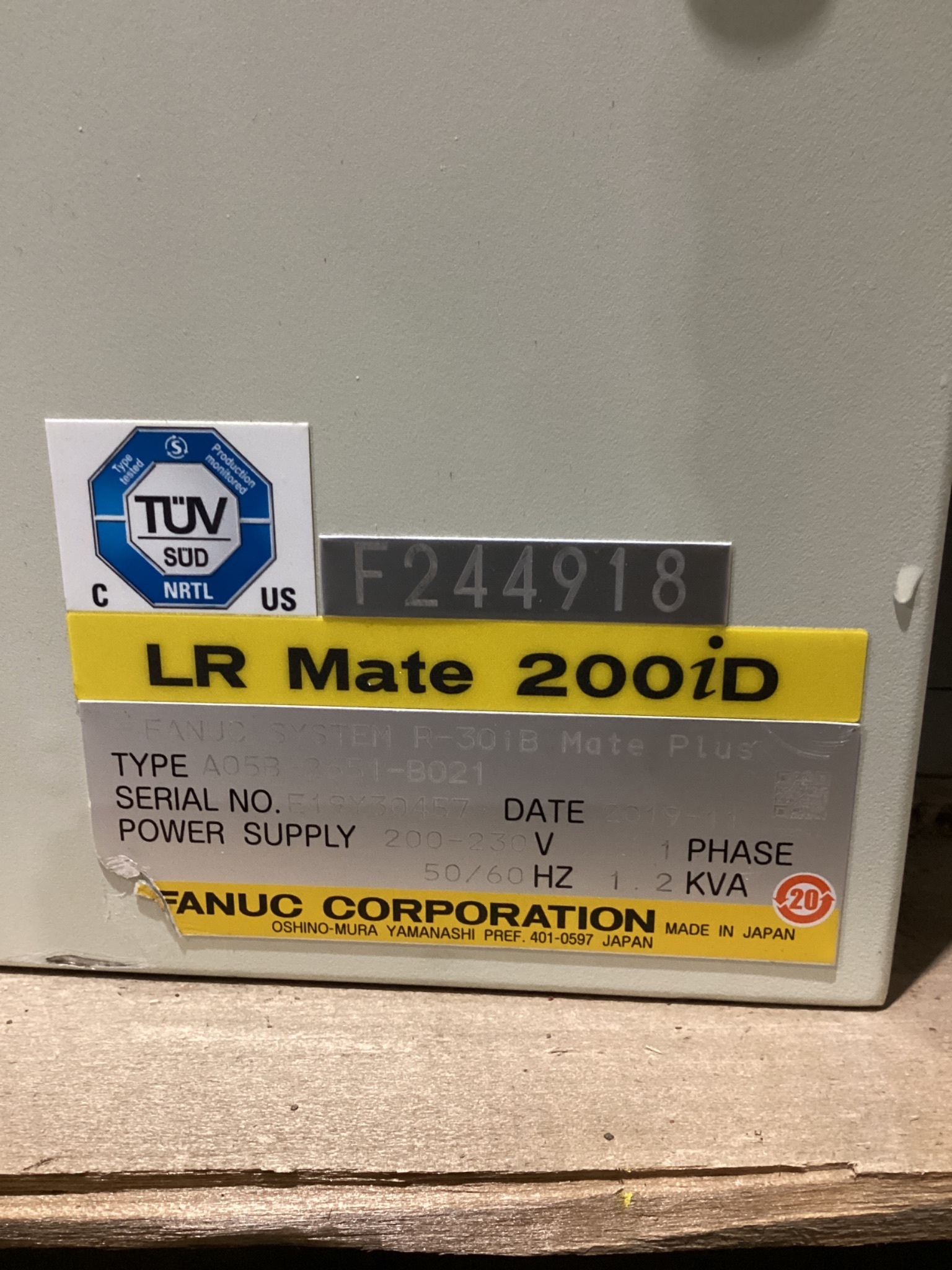 FANUC LR Mate 200iD/7L Robot w/ R-30iB Mate PLUS Controls & Pendant USED 9
