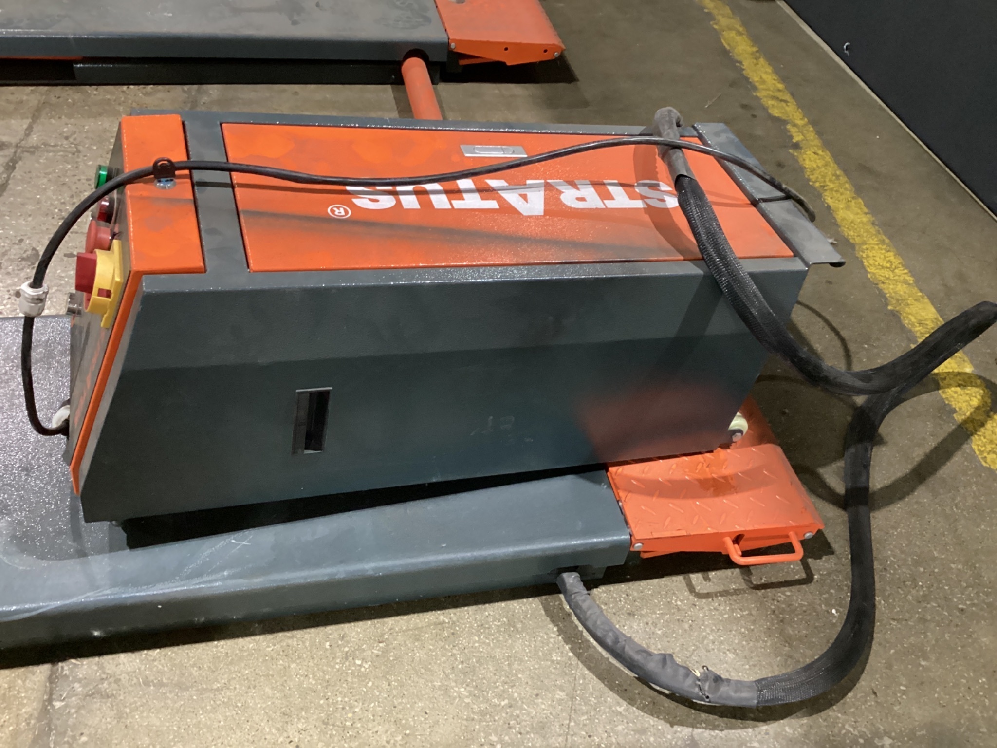 STRATUS SAE-MS9000X Mid-Rise Scissor Lift 9000 LB Capacity USED 1