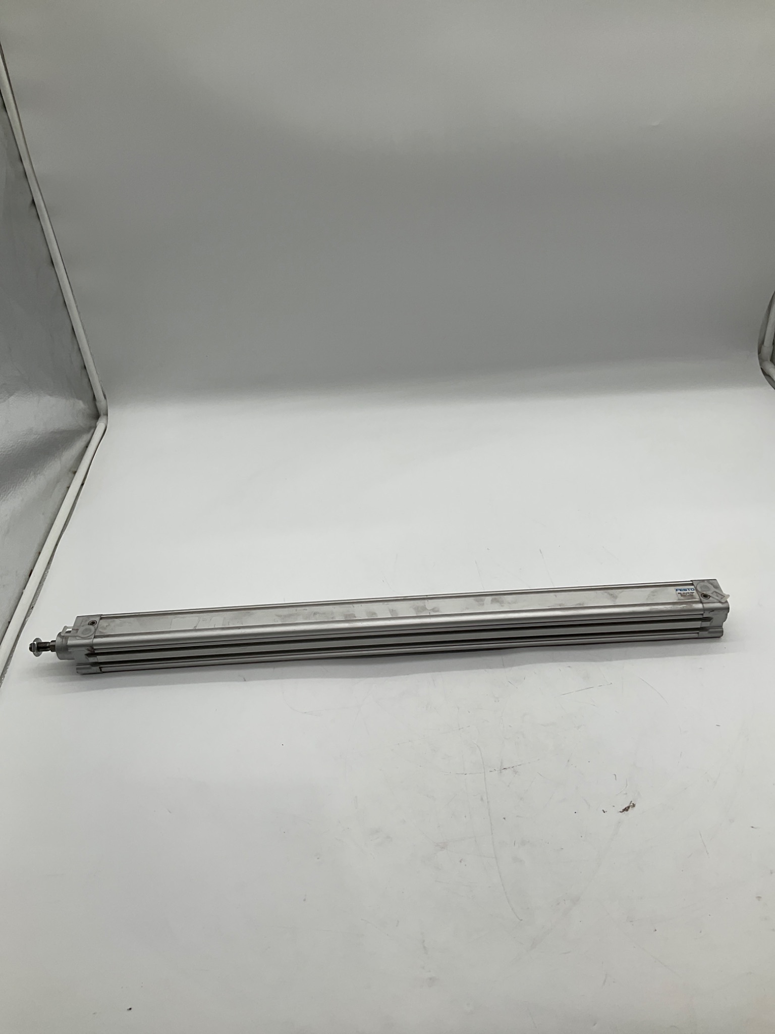 FESTO DNC-32-560-PPV ISO Pneumatic Cylinder 32mm Bore 560mm Stroke USED 0