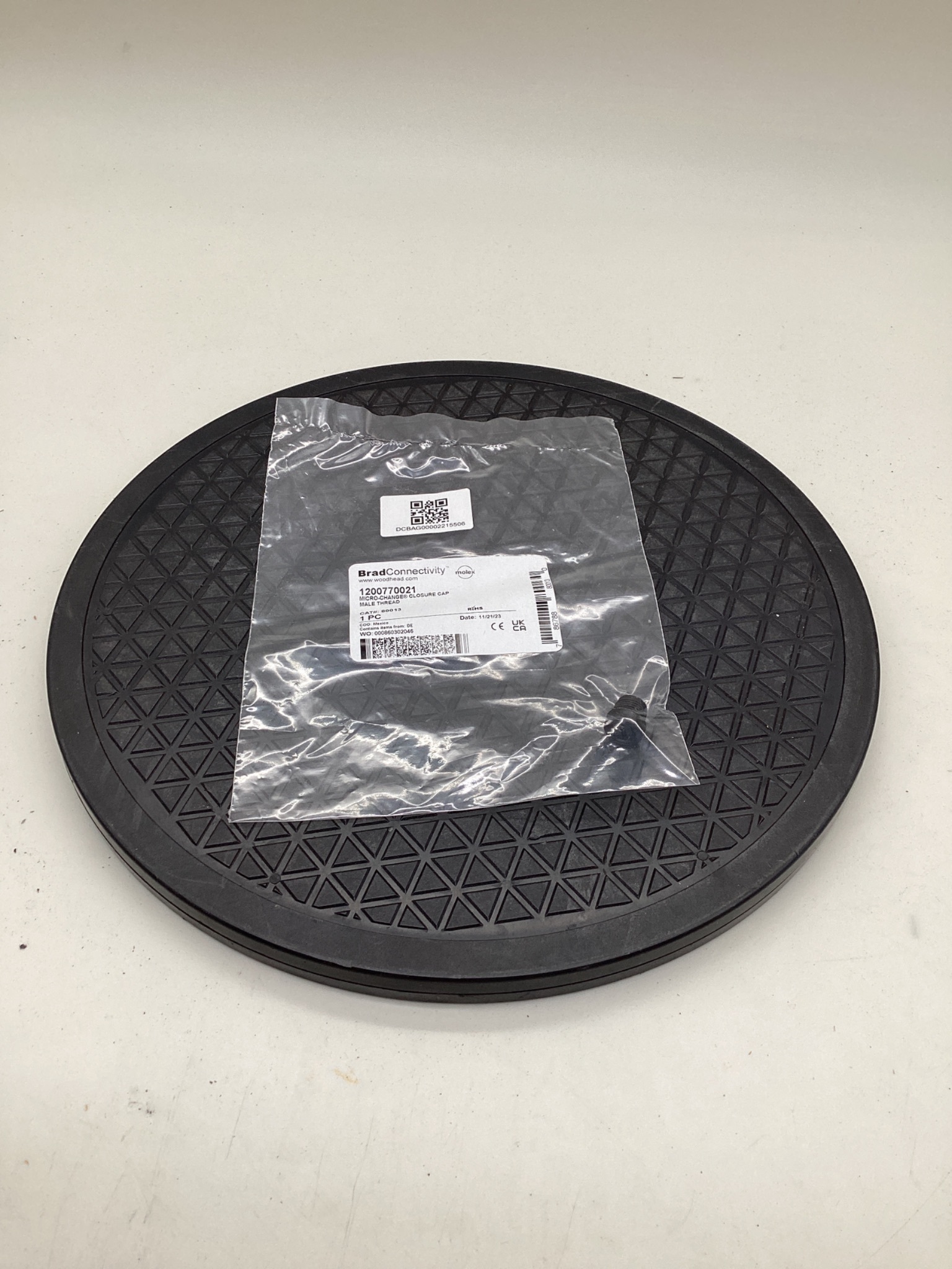BRAD CONNECTIVITY 1200770021 Micro-Change Male Thread Closure Cap NEW 0