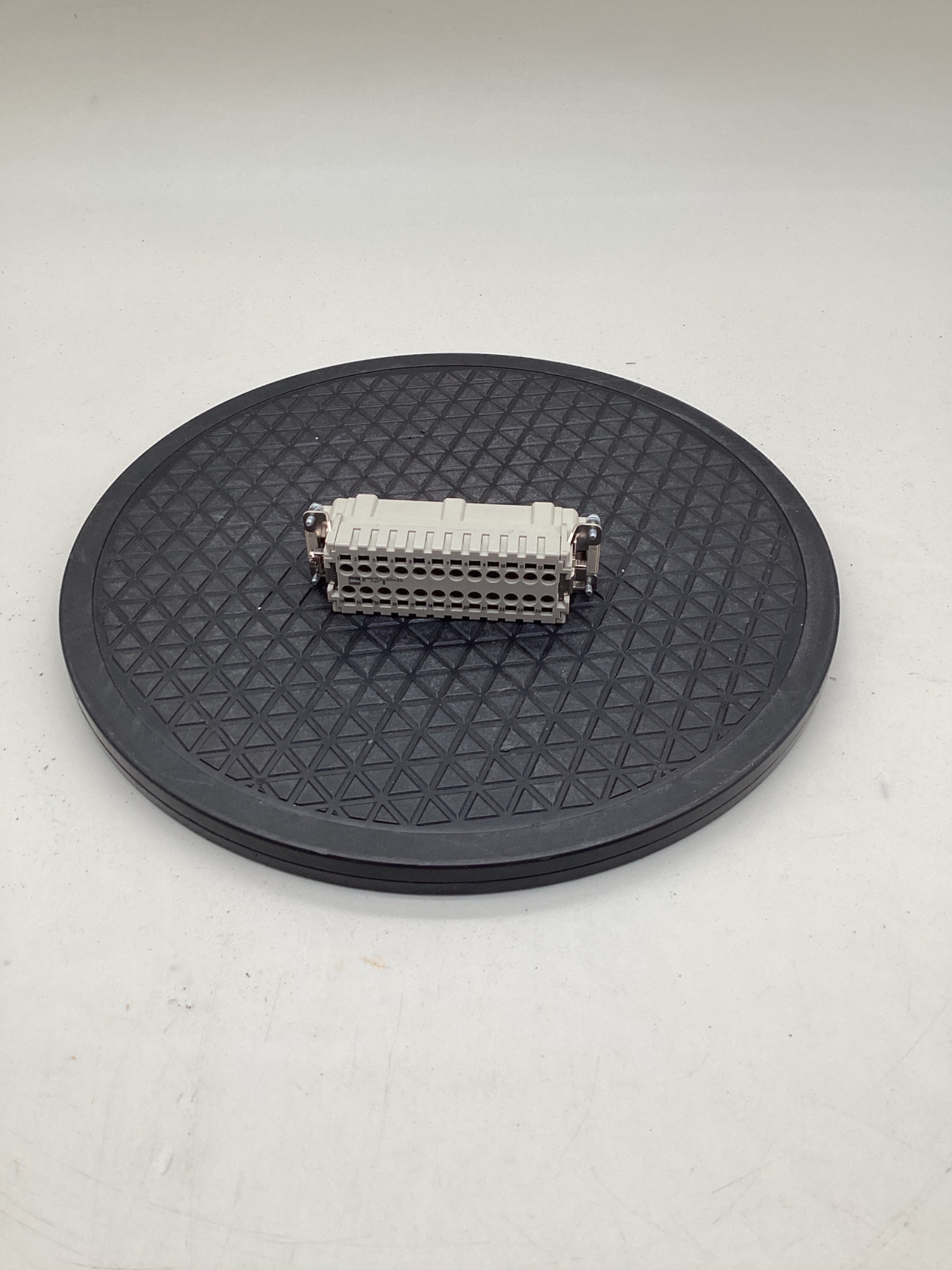 HARTING 09330242616 Han 24ES-M Heavy Duty Connector Insert USED 0