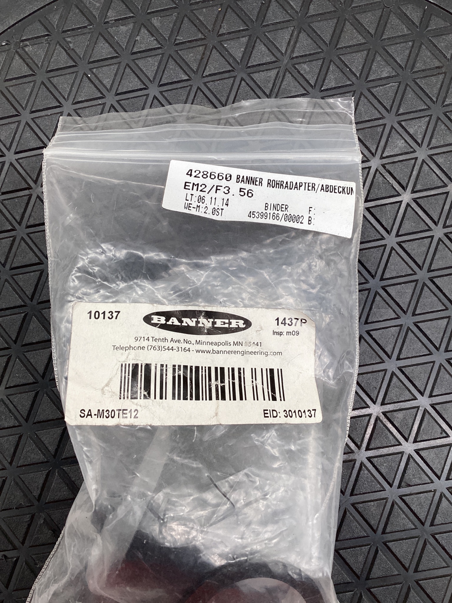 BANNER SA-M30TE12 M30 Sensor Mounting Adapter NEW 1