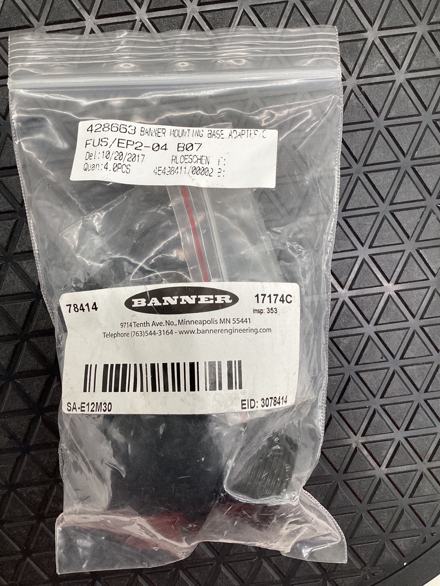 BANNER SA-E12M30 M30 Sensor Mounting Base Adapter NEW 1