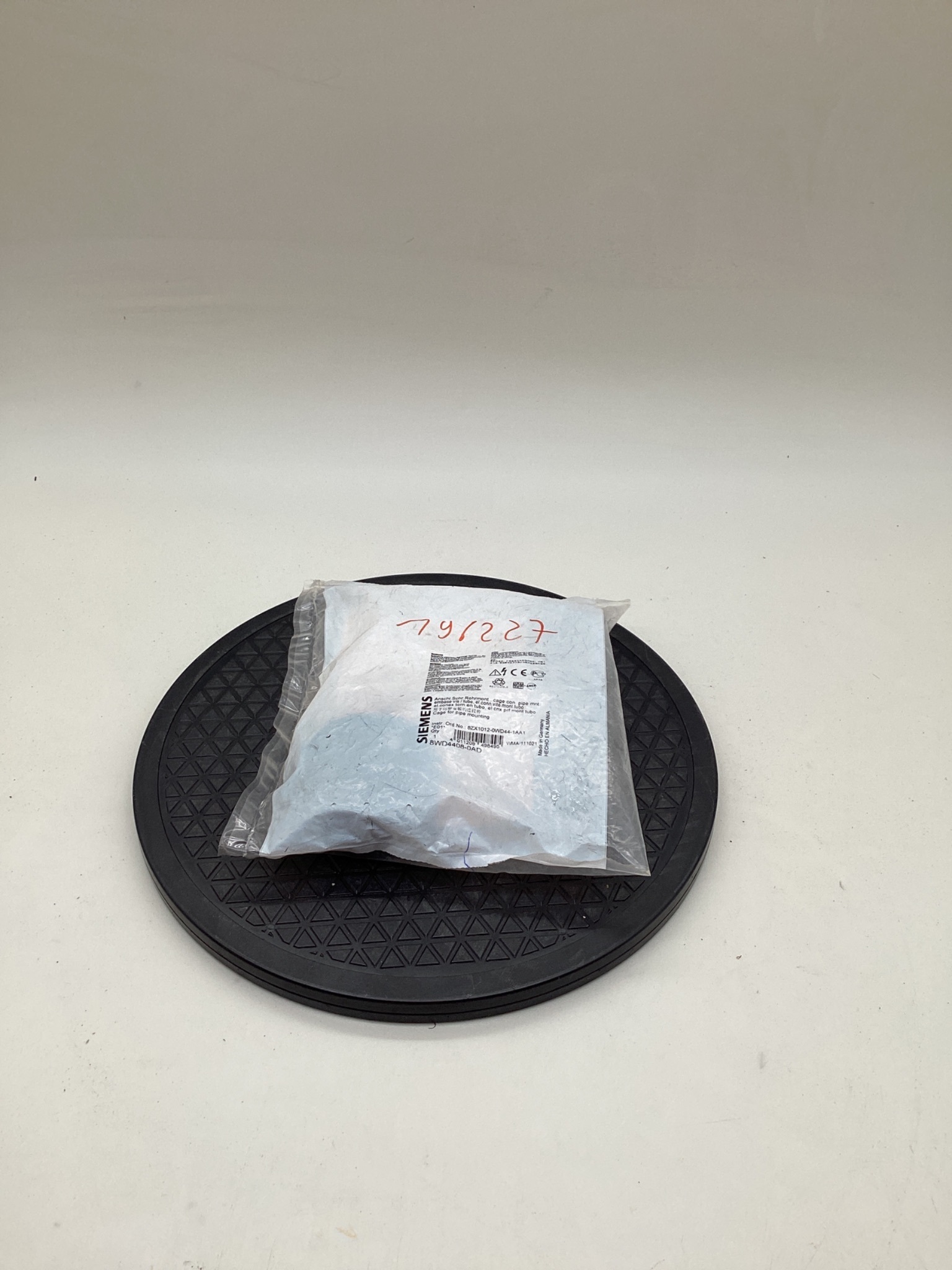 SIEMENS 8WD4408-0AD Pipe Mounting Connection Element NEW 0