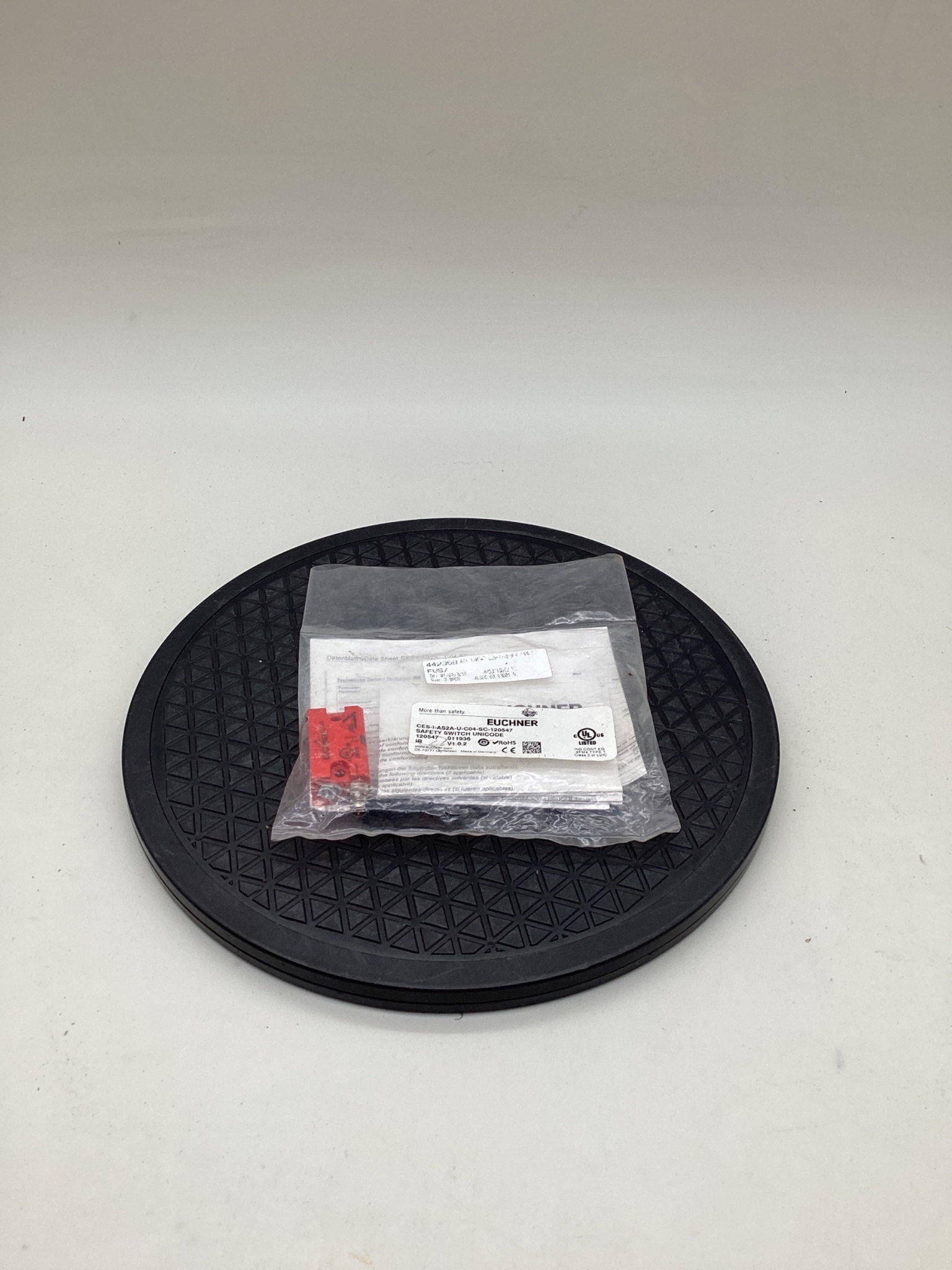 EUCHNER CES-I-AS2A-U-C04-SC-120547 Safety Switch Unicode NEW 0