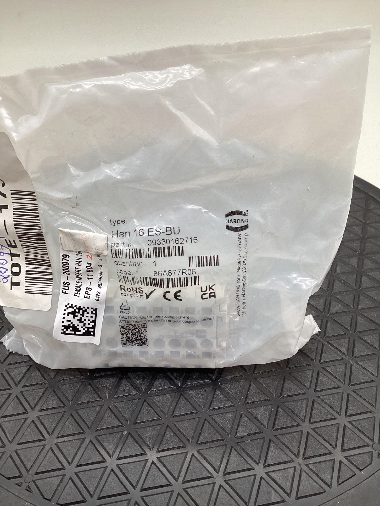 HARTING 09330162716 Han 16ES-BU Heavy Duty Connector Insert NEW 1