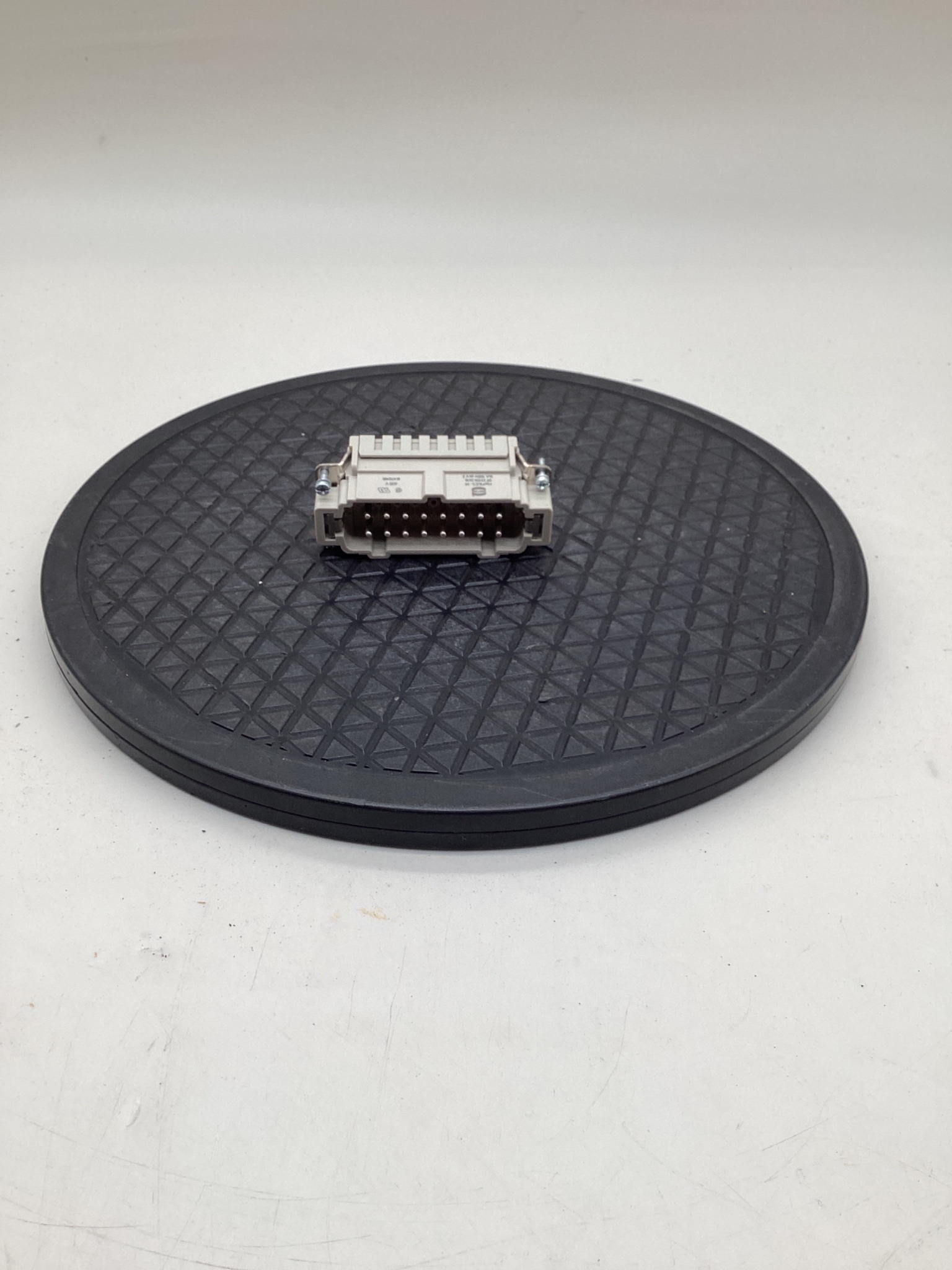 HARTING 09330162616 Han 16ES-M Heavy Duty Connector Insert USED 2