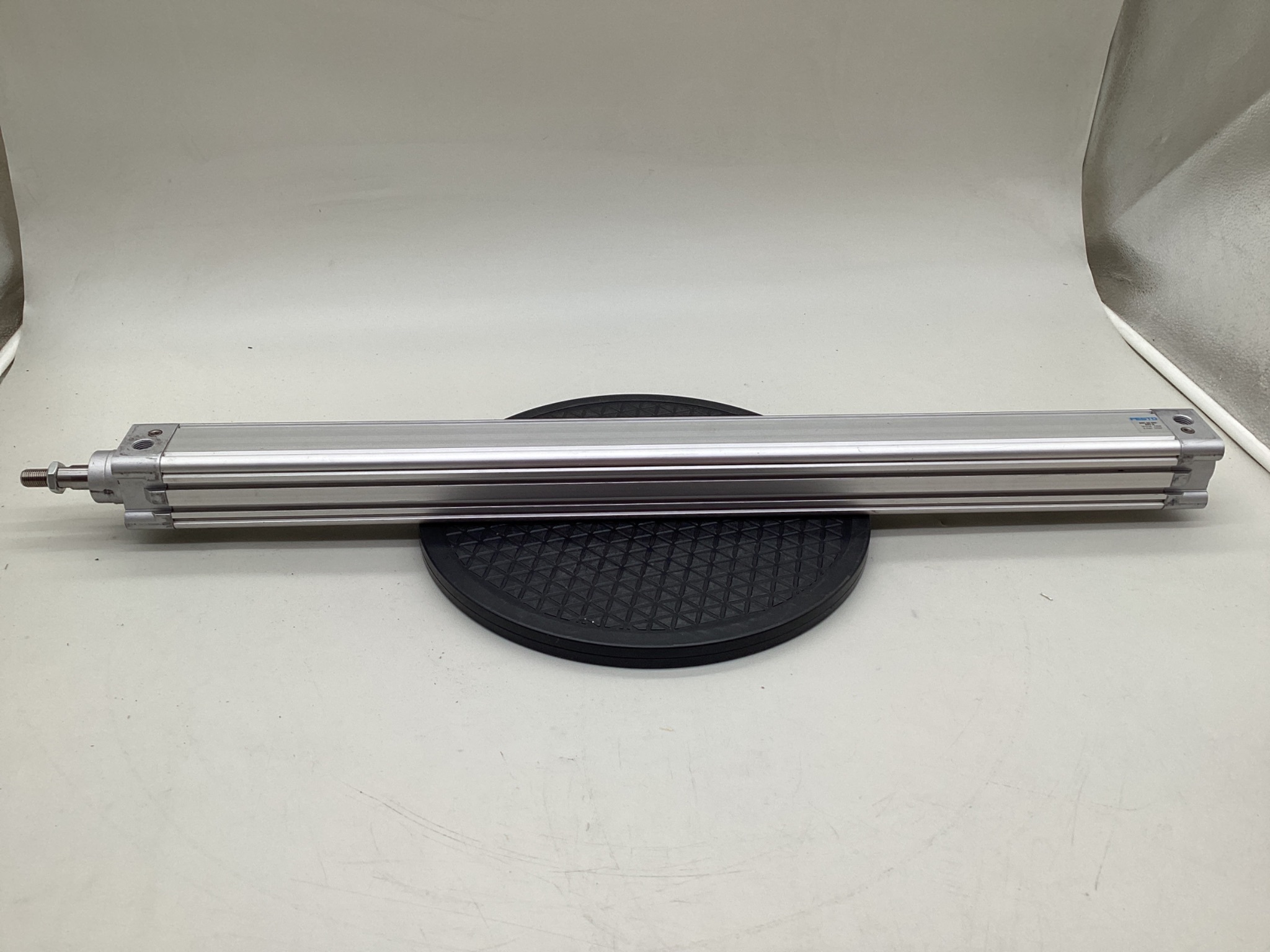 FESTO DNC-40-600-PPV-A ISO Pneumatic Cylinder USED 0
