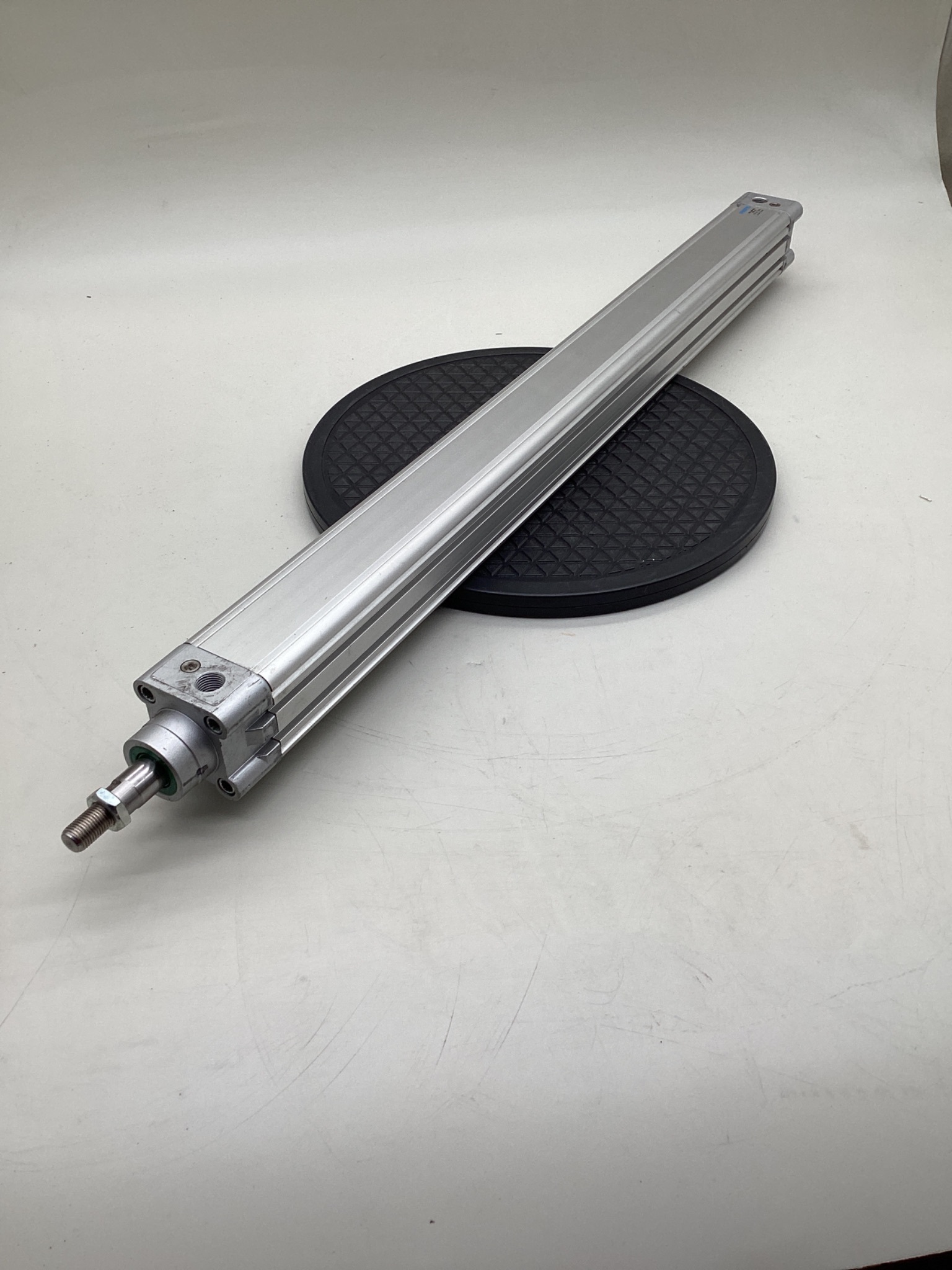 FESTO DNC-40-600-PPV-A ISO Pneumatic Cylinder USED 2