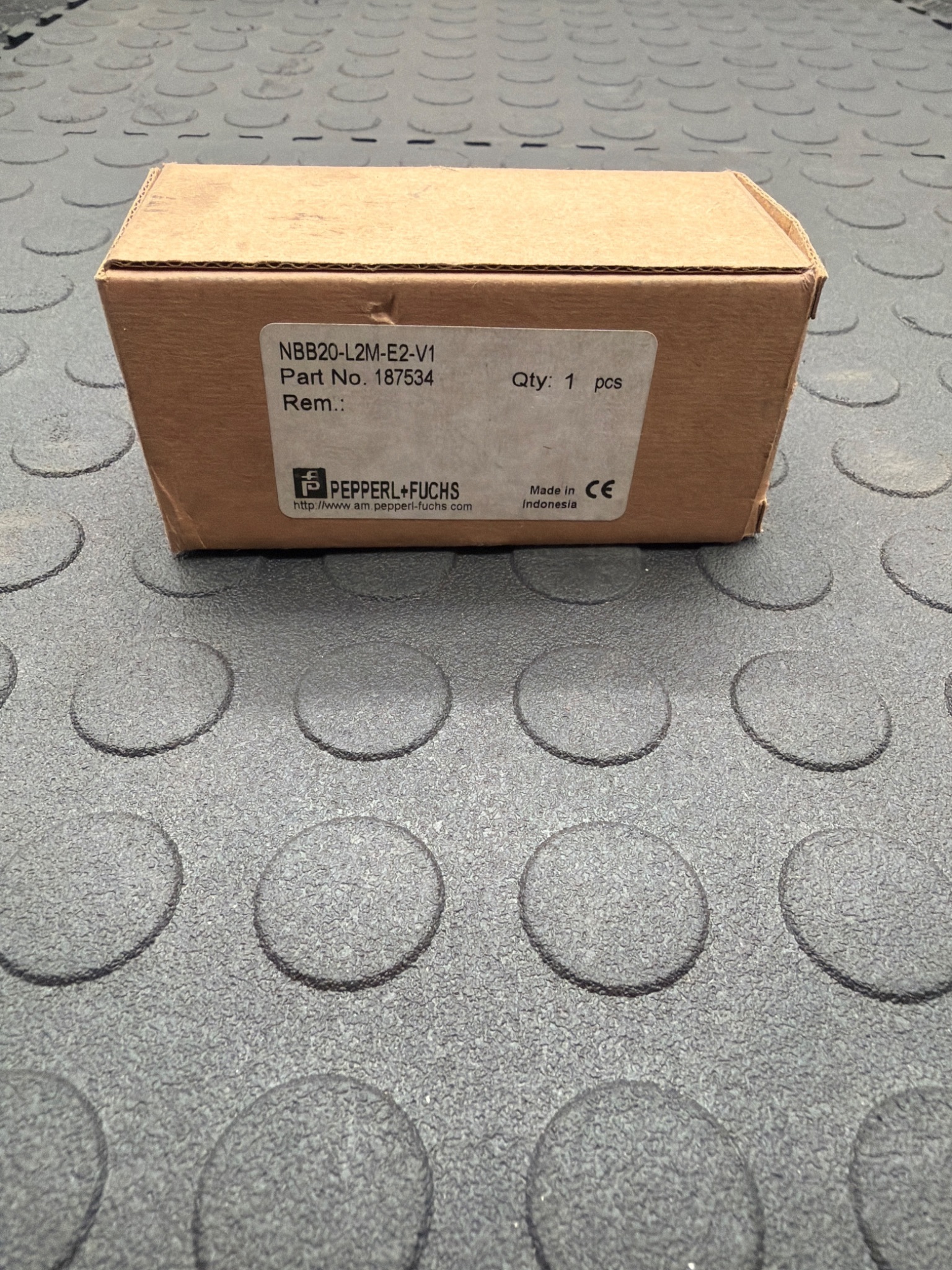 PEPPERL+FUCHS NBB20‑L2M‑E2‑V1 Proximity Switch NEW 2