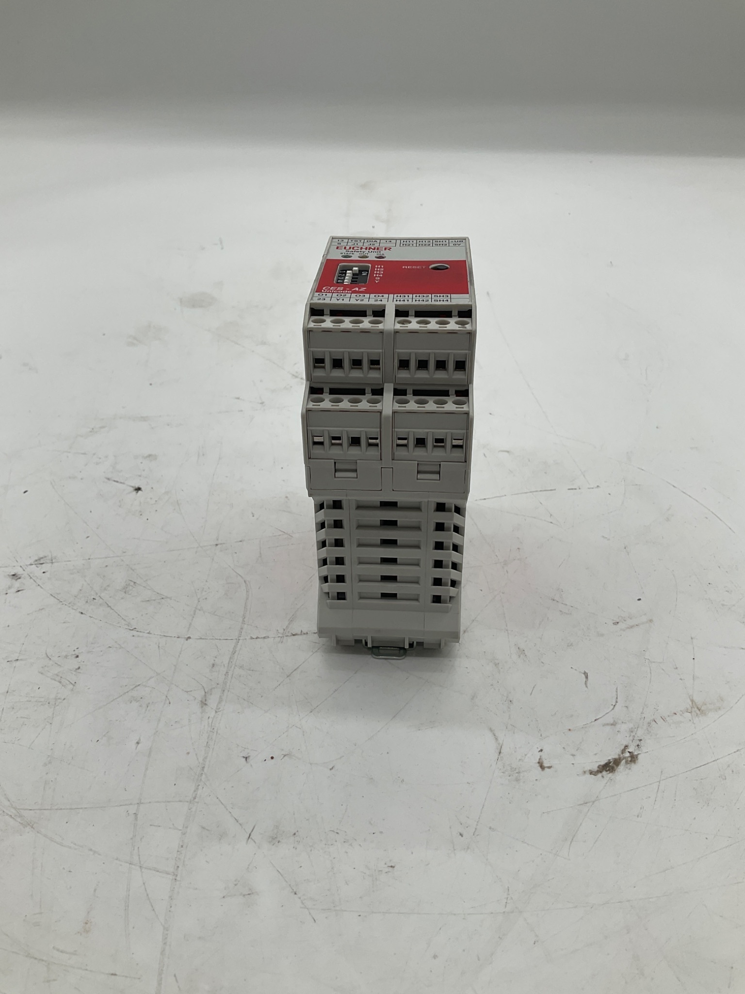 EUCHNER CES-AZ-AES-04B Safety Controller USED 2