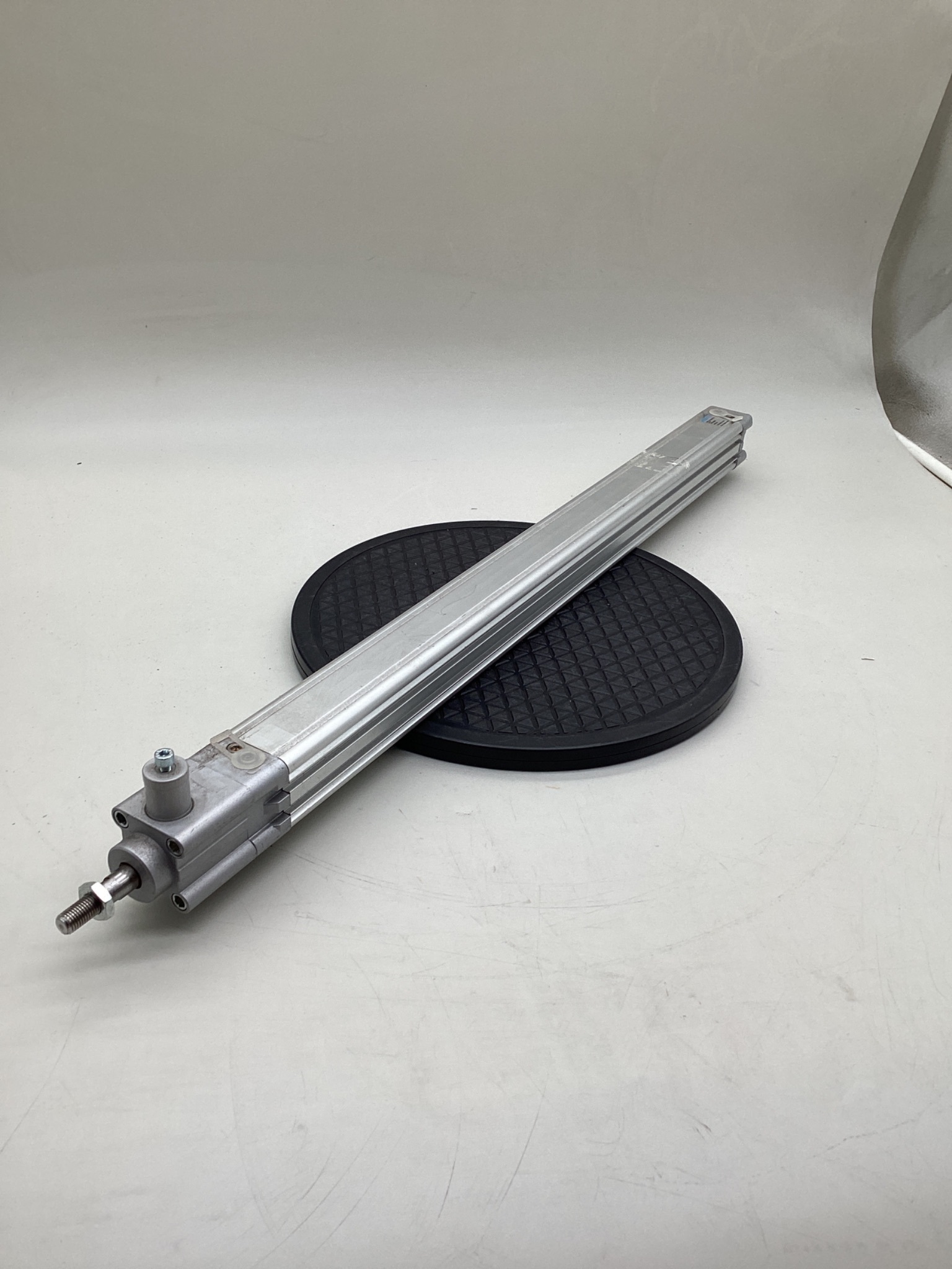 FESTO DNC-32-560-PPV-A-KP ISO Pneumatic Cylinder USED 2