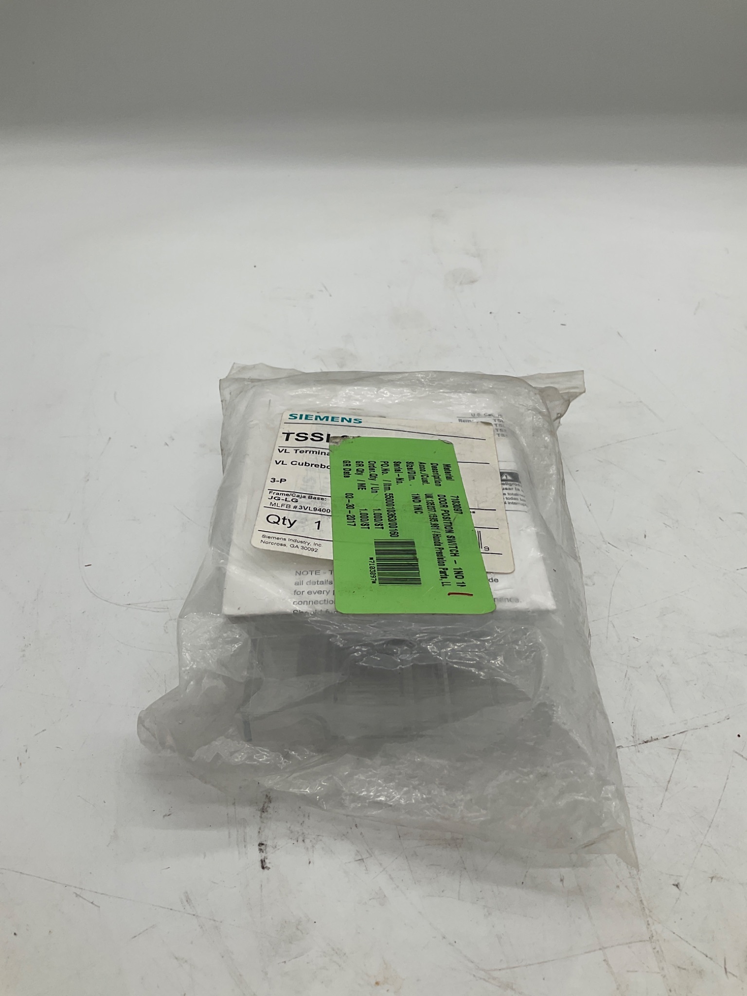 SIEMENS TSSL3 VL Terminal Shield 3-Pole (Lot of 2) NEW 0