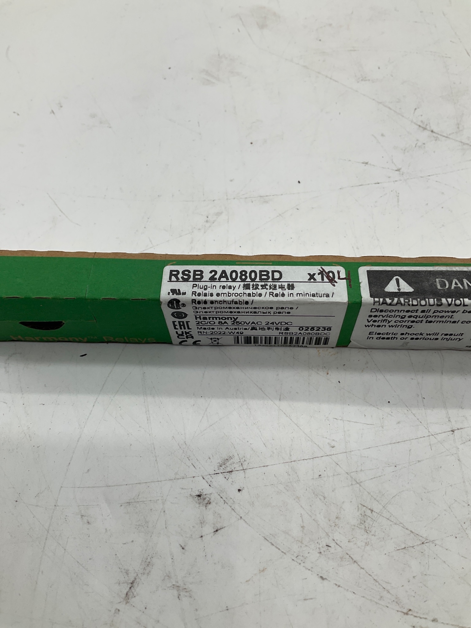 SCHNEIDER ELECTRIC RSB2A080BD Harmony Plug-In Relay (Lot of 4) NEW 1