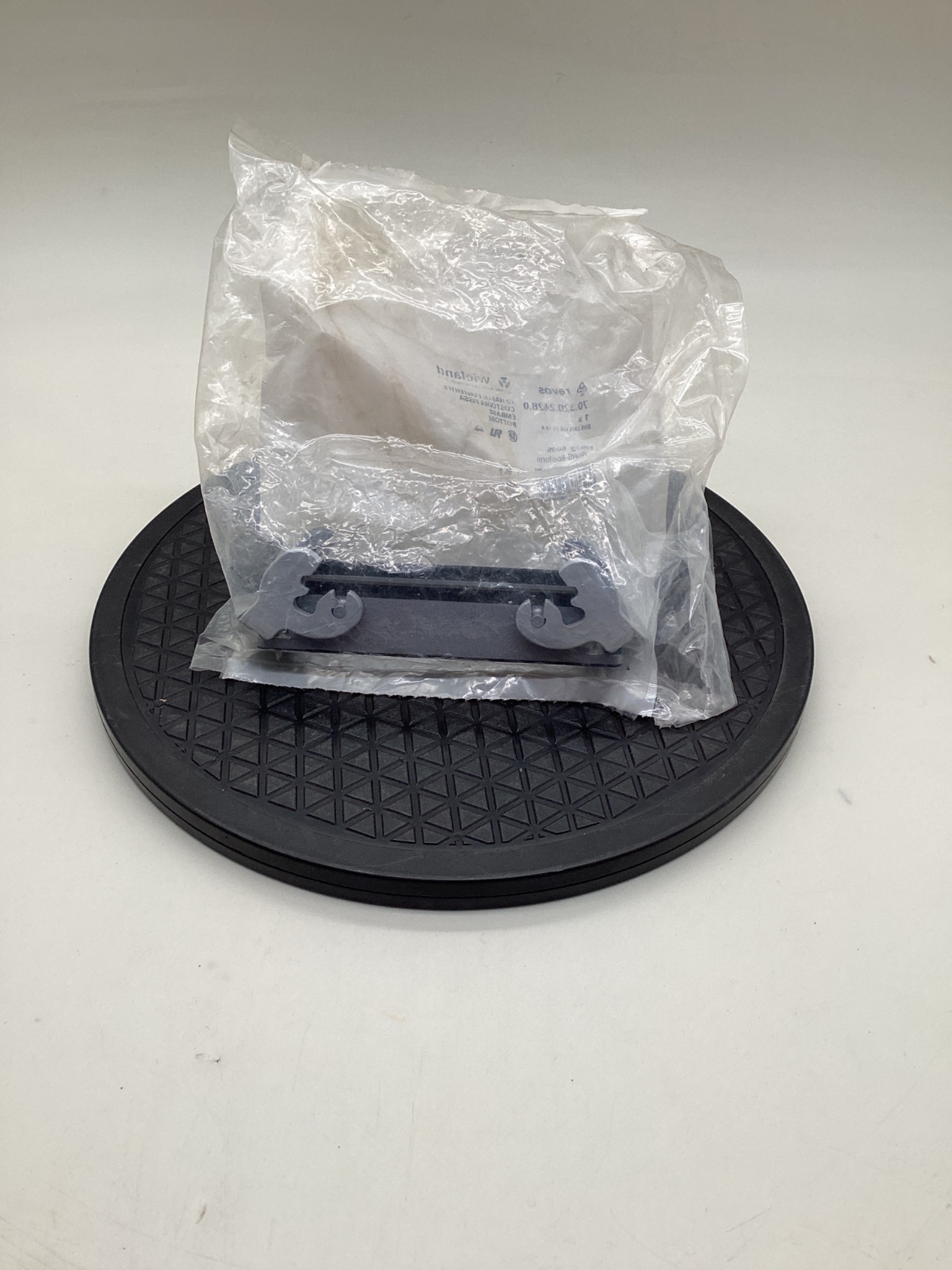 WIELAND 70.320.2428.0 Revos BAS GUT GA 24 50A Base Housing NEW 2