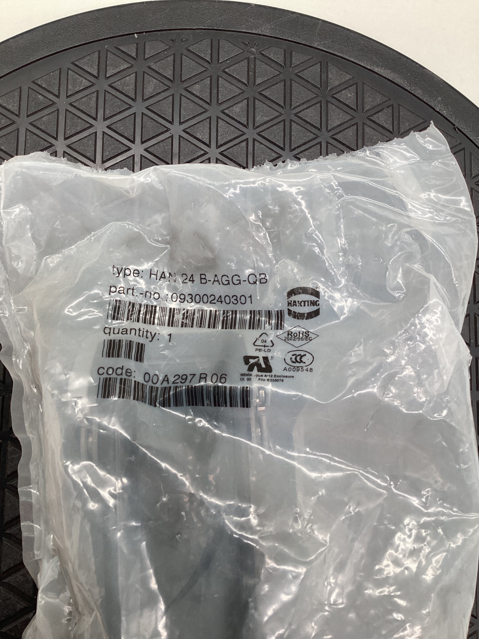 HARTING 09300240301 Han 24B-AGG-QB Surface Mount Housing NEW 1