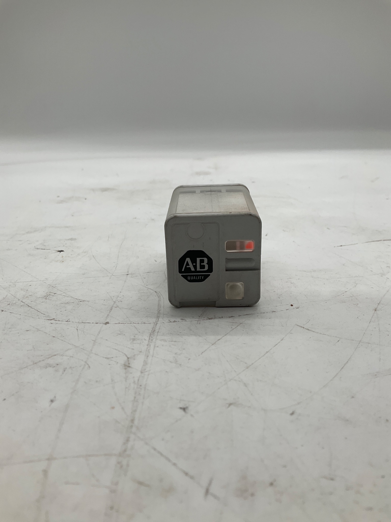 ALLEN-BRADLEY 700-HA32A12 General Purpose Relay 12VAC USED 2