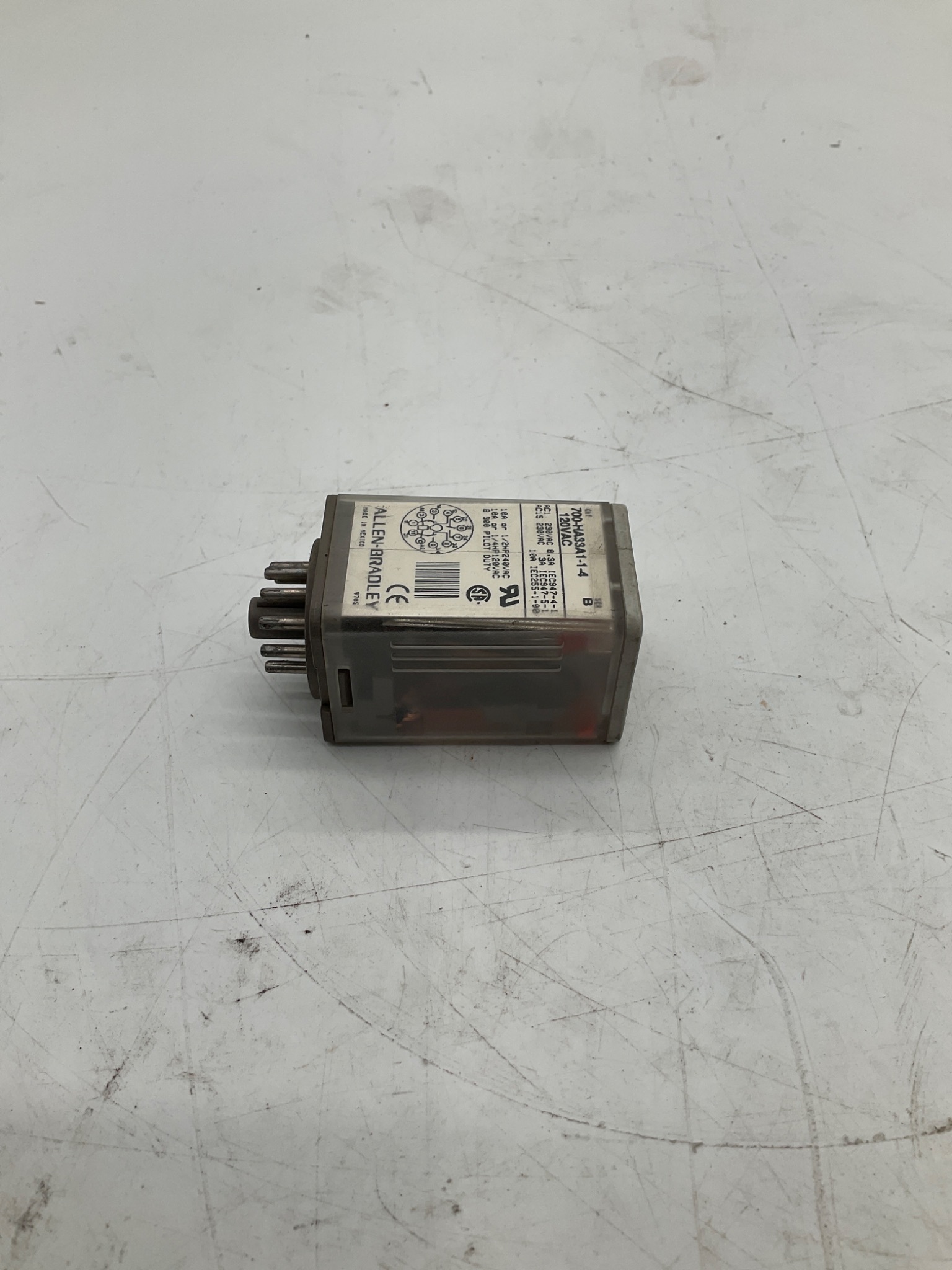 ALLEN-BRADLEY 700-HA33A1-1-4 General Purpose Relay 120VAC USED 1