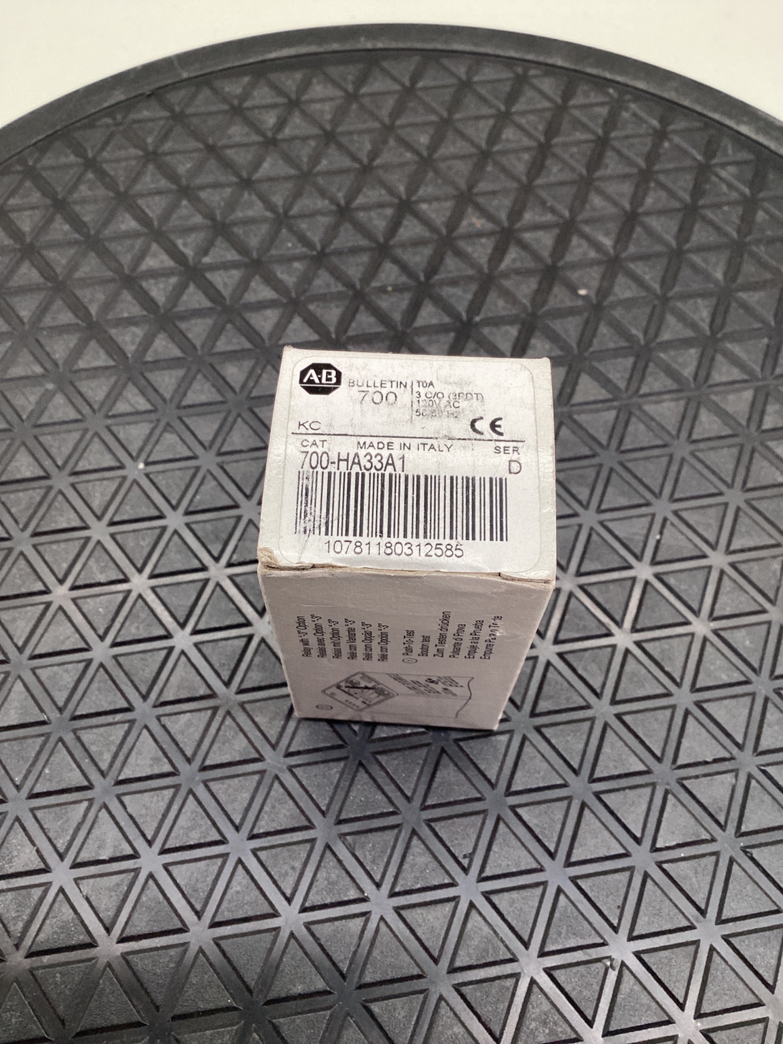 ALLEN-BRADLEY 700-HA33A1 General Purpose Relay 120VAC NEW 1