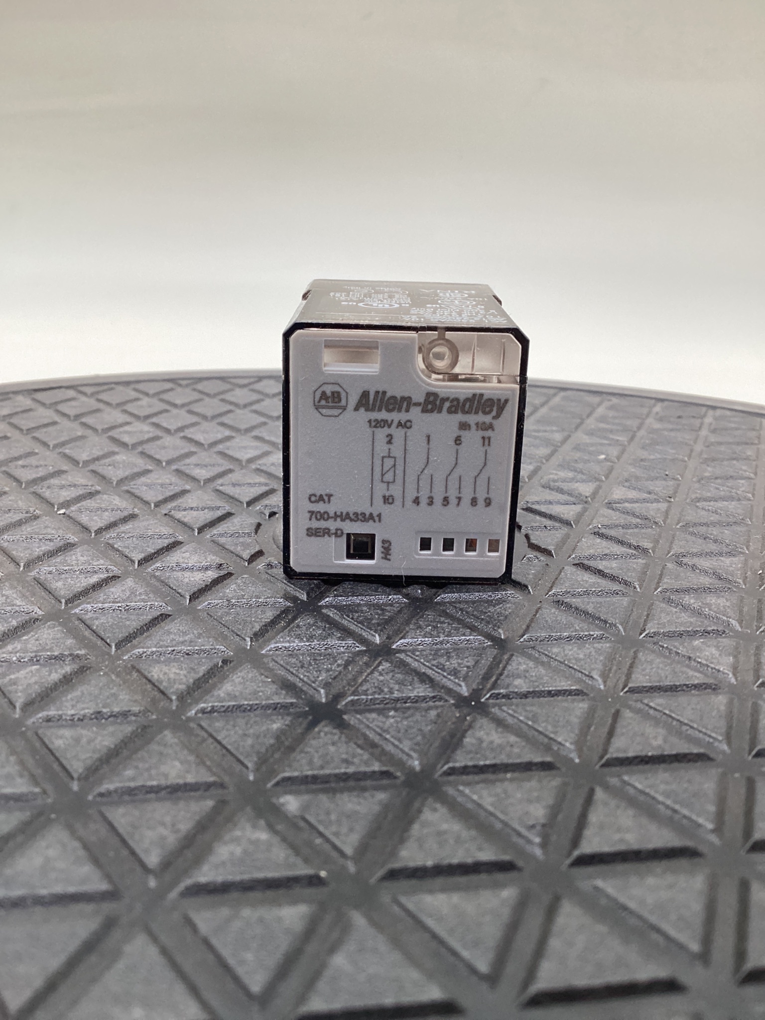 ALLEN-BRADLEY 700-HA33A1 General Purpose Relay 120VAC NEW 3