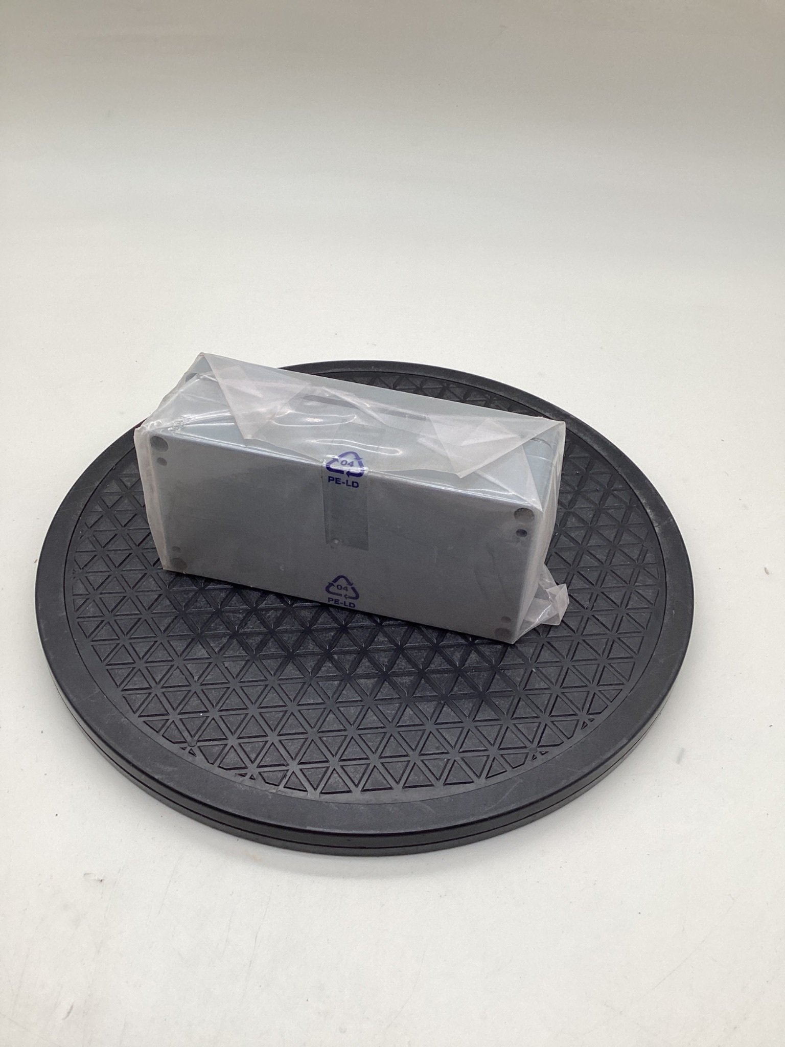 Bud Industries 1332-DG Die Cast Aluminum Enclosure NEW 2