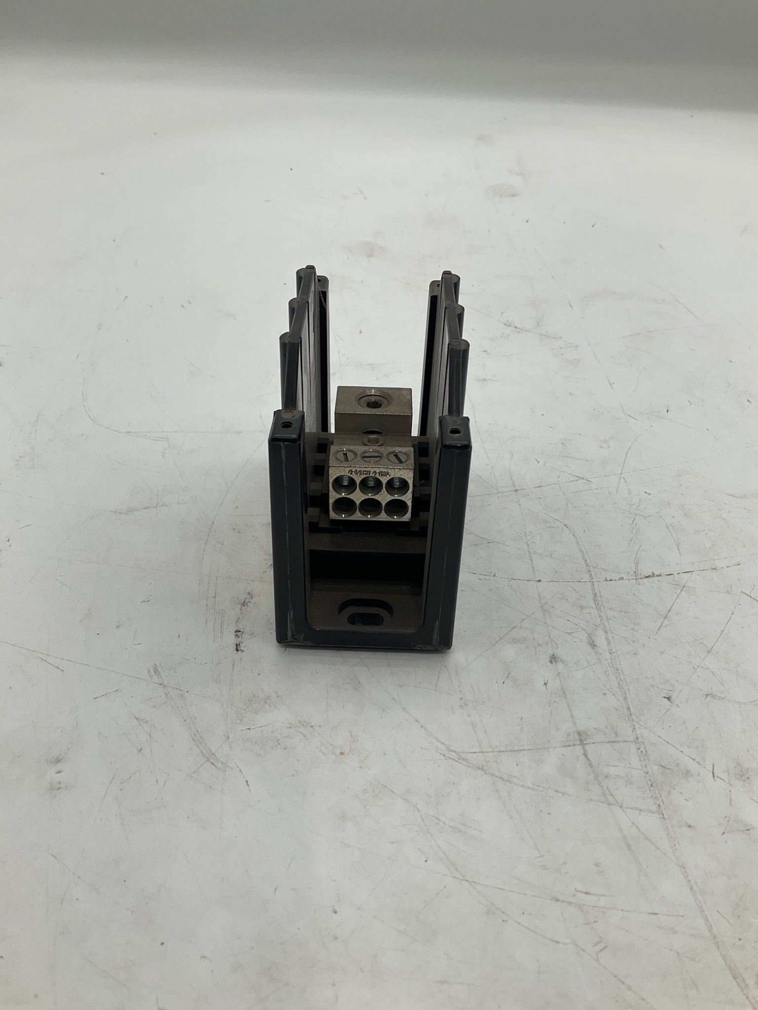 Bussmann 175A-600V Power Distribution Block USED 2