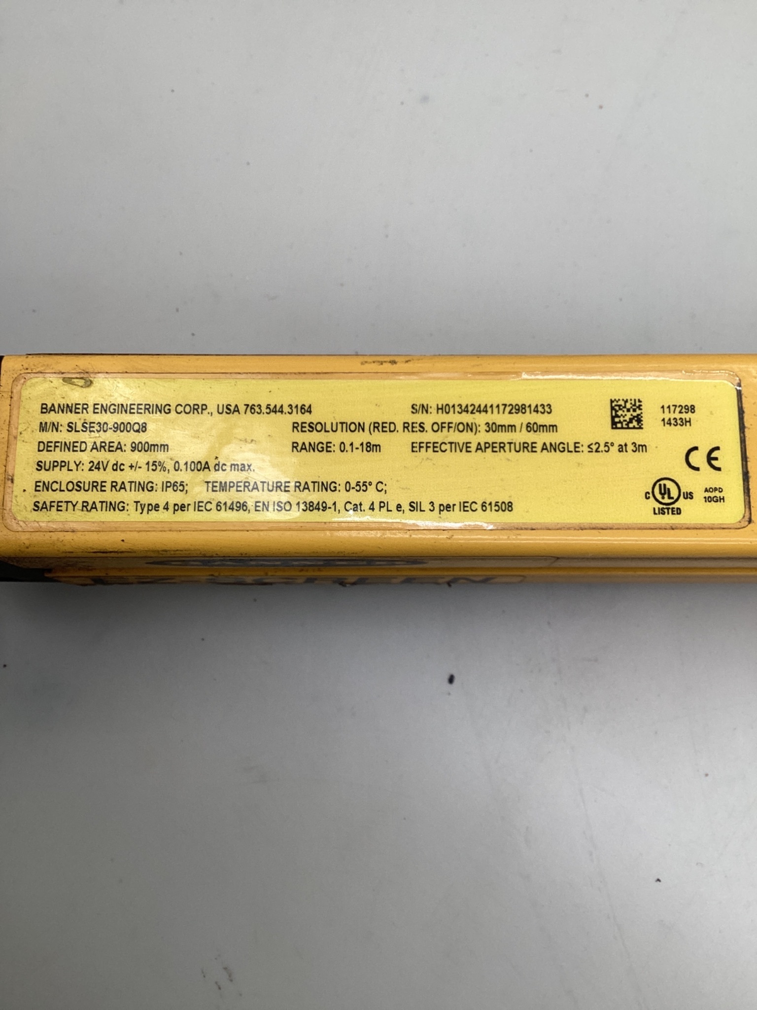 Banner SLSE30-900Q8 EZ-SCREEN LS Safety Light Curtain Emitter 900mm USED 1