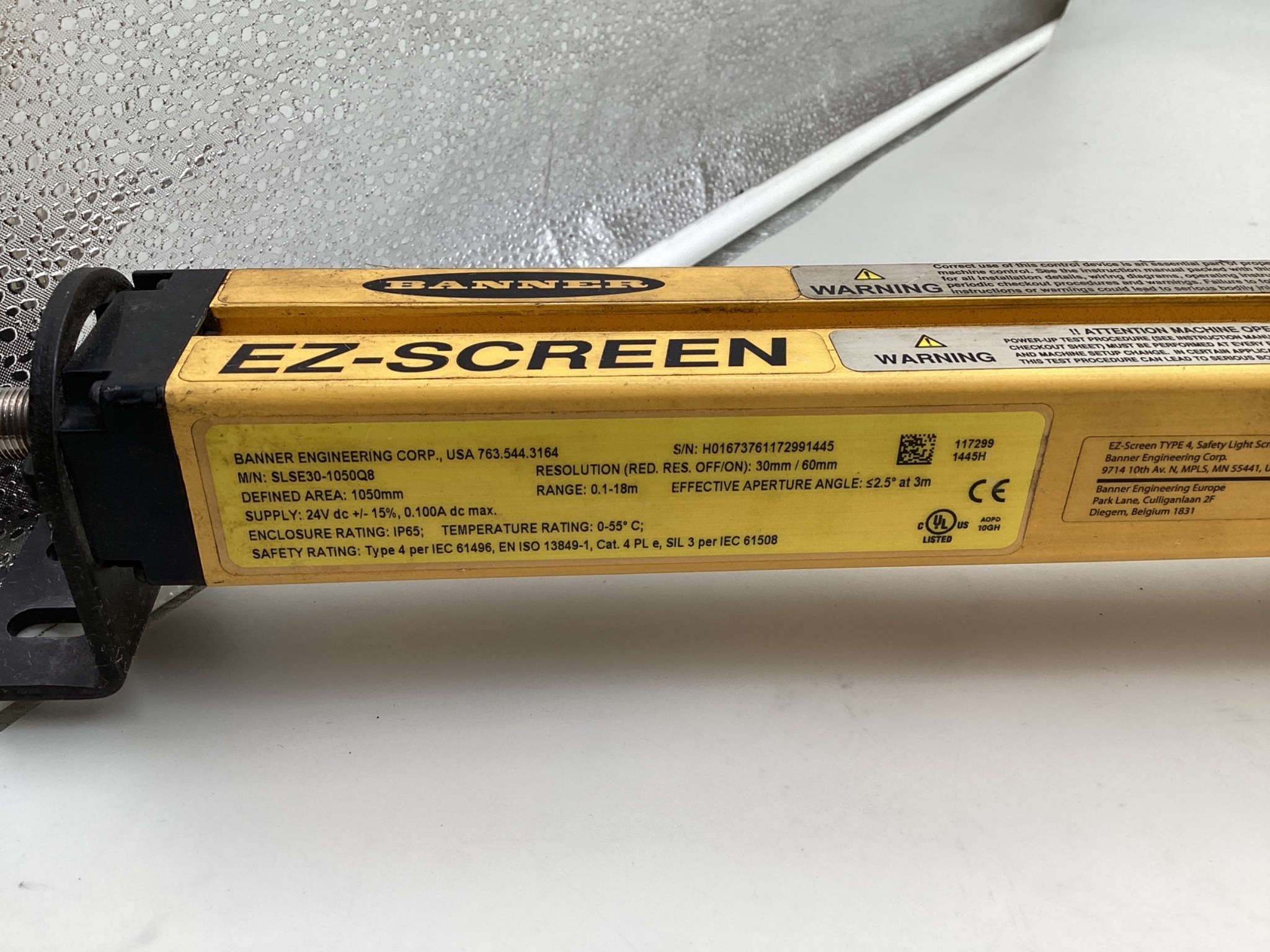 Banner SLSE30-1050Q8 EZ-SCREEN LS 1050mm Safety Light Curtain Emitter USED 1