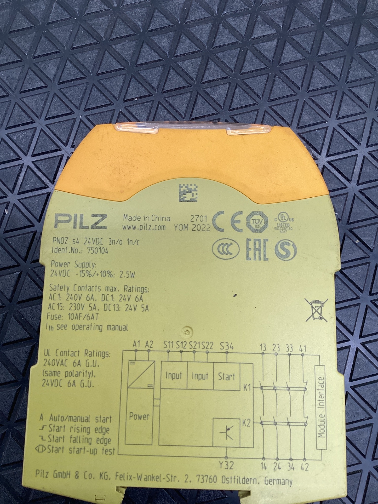 Pilz 750104 PNOZ s4 24VDC Safety Relay 3 N/O 1 N/C USED 1