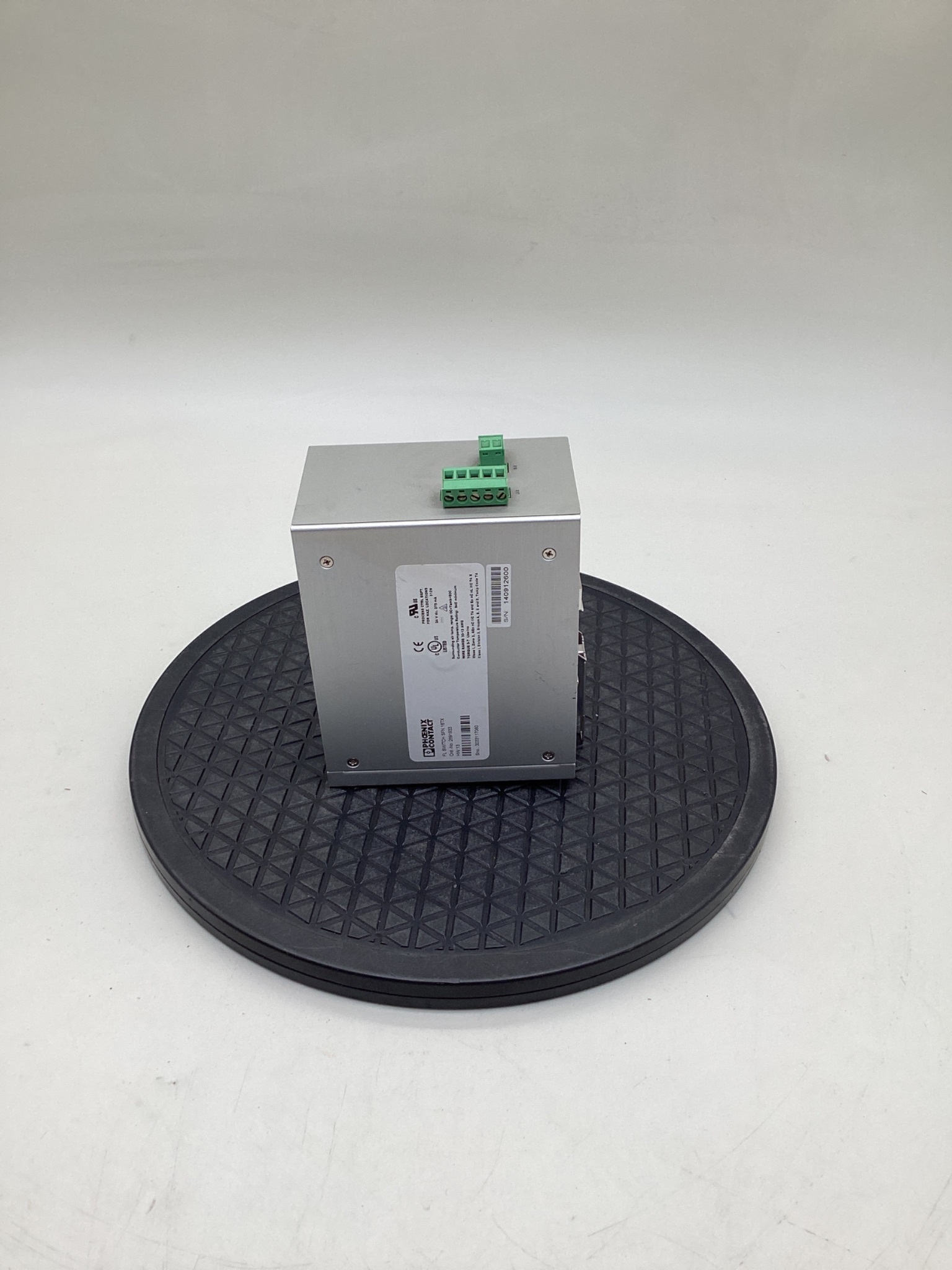 Phoenix Contact 2891933 FL SWITCH SFN 16TX 16-Port Industrial Ethernet Switch USED 1