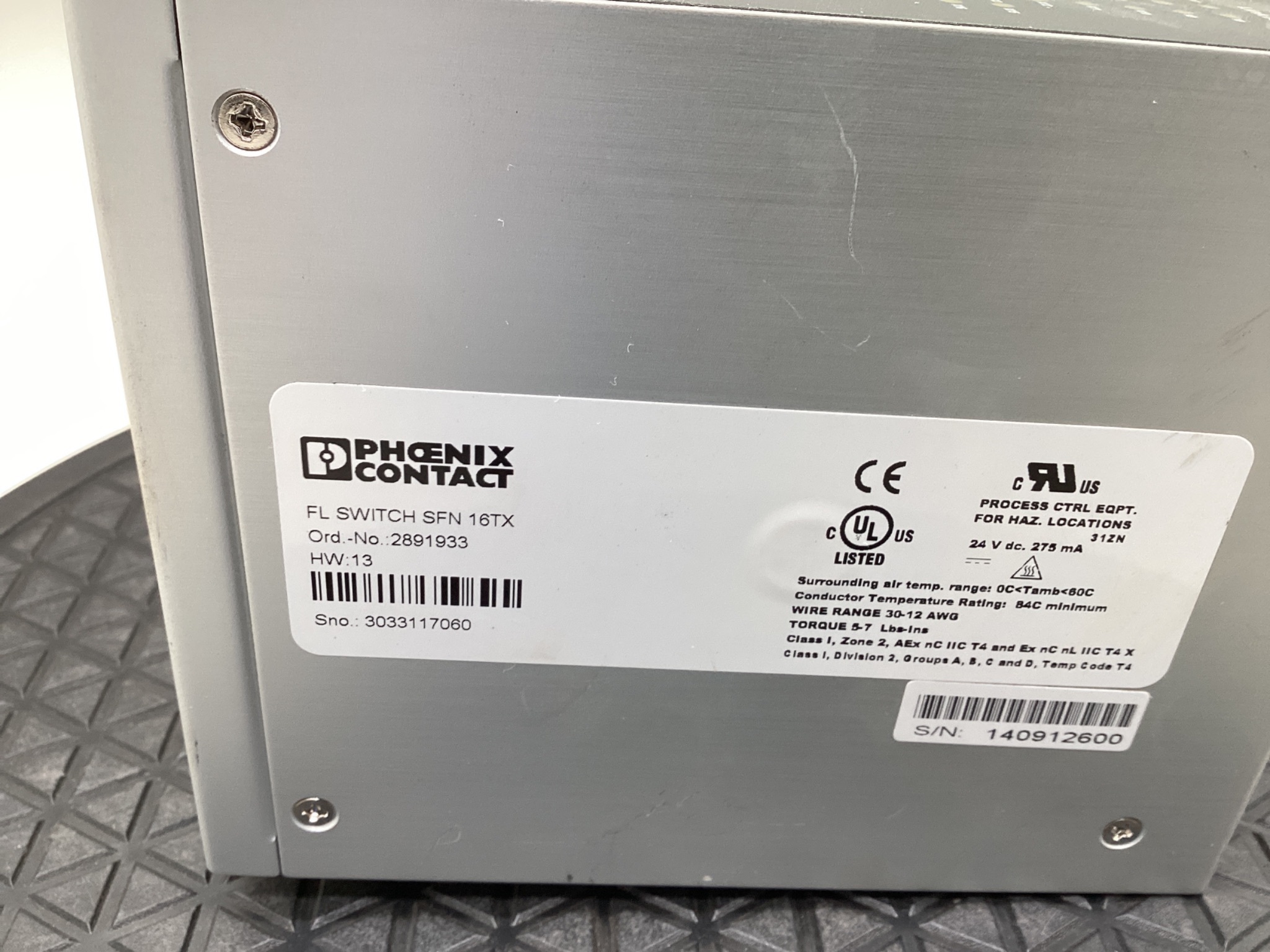 Phoenix Contact 2891933 FL SWITCH SFN 16TX 16-Port Industrial Ethernet Switch USED 2
