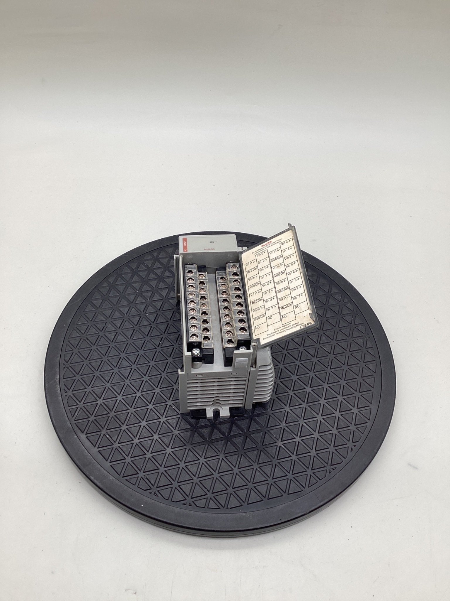 Allen-Bradley 1769-IF8 Compact I/O 8-Channel Analog Input Module With 1769-ECR USED 2