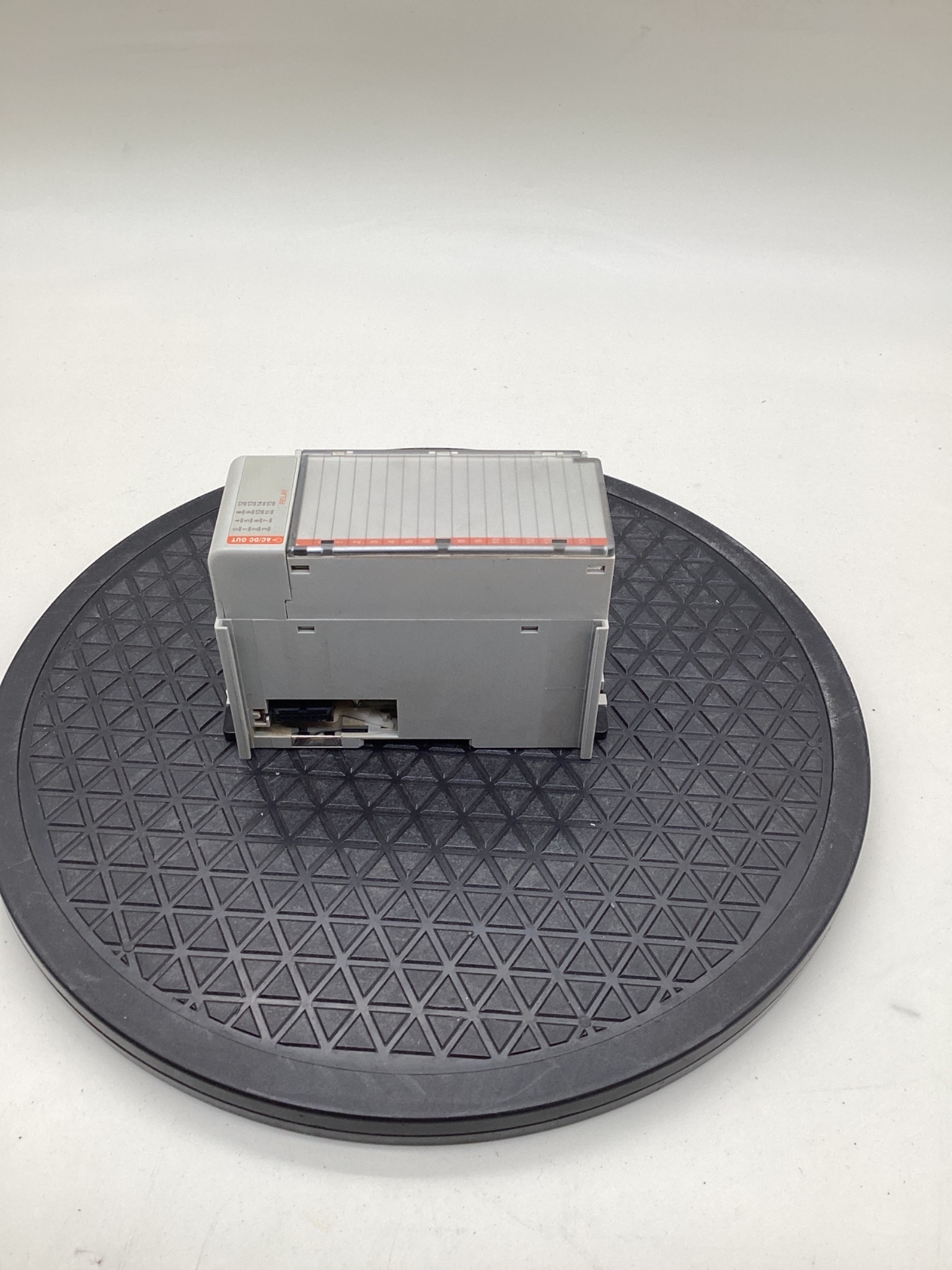 Allen-Bradley 1769-OW16 Compact I/O 16-Point Relay Output Module USED 3